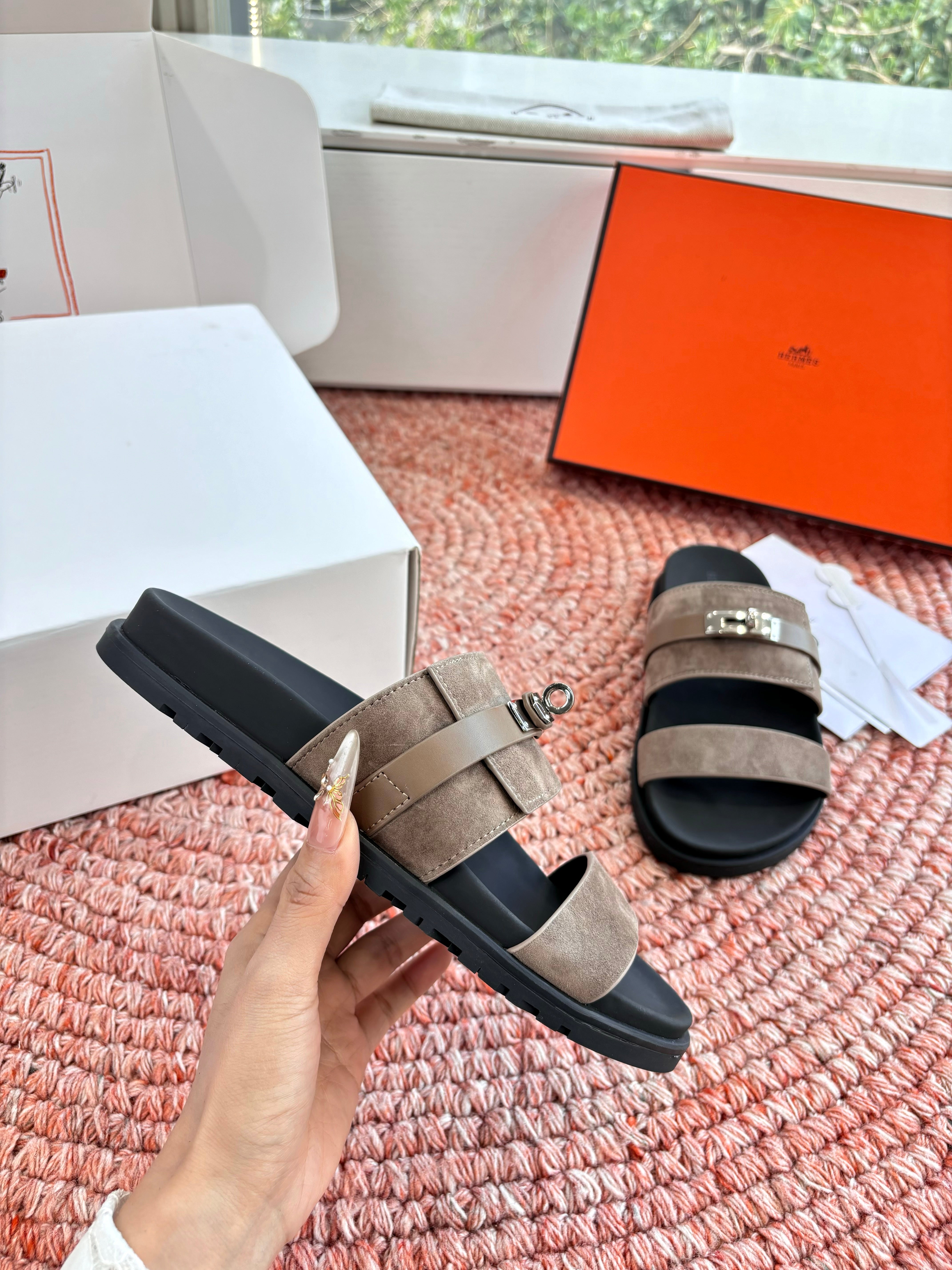 HM Jackson Sandal Coffee Suede 648478
