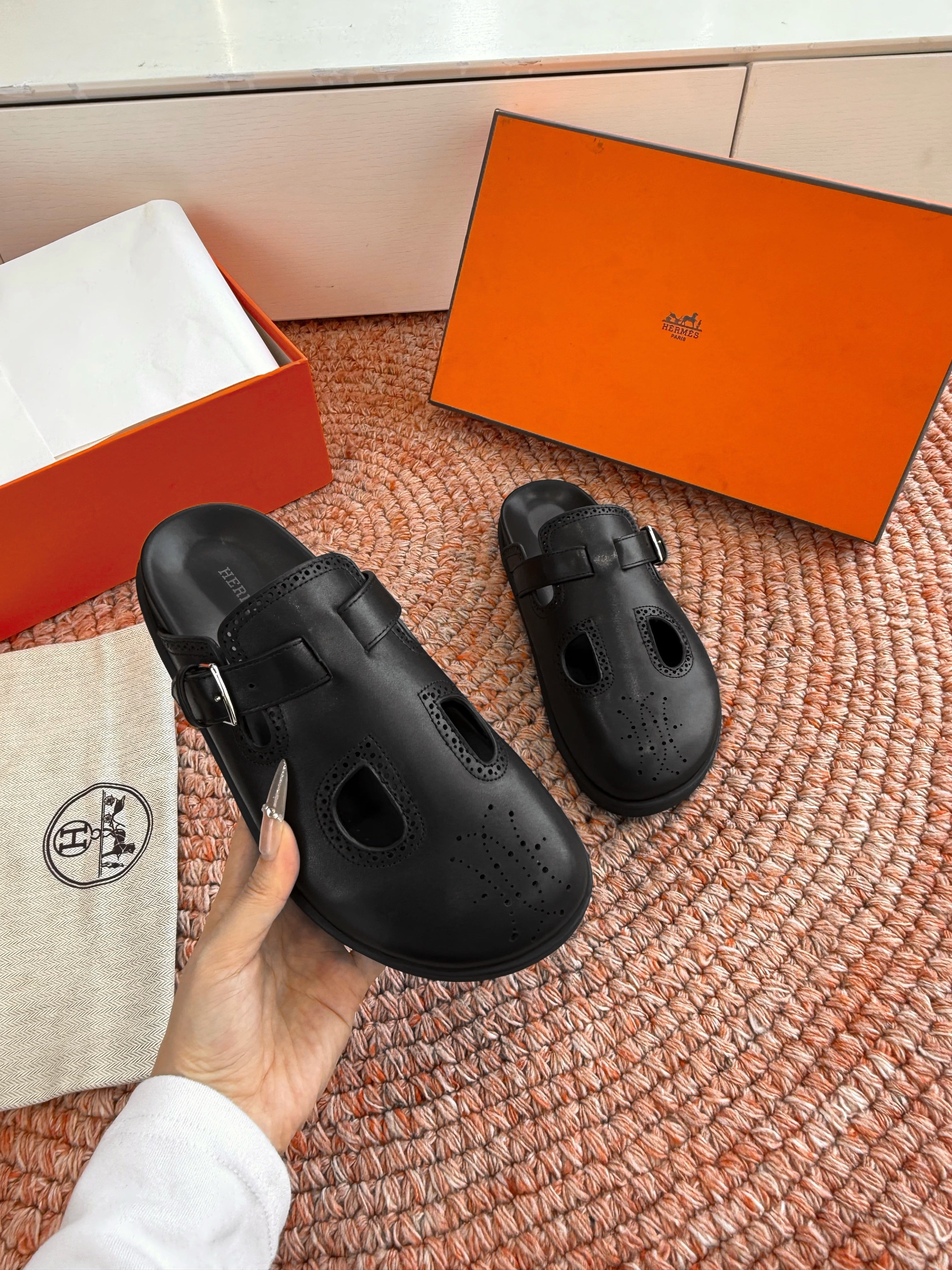HM Monk Mules Black Leather 648494