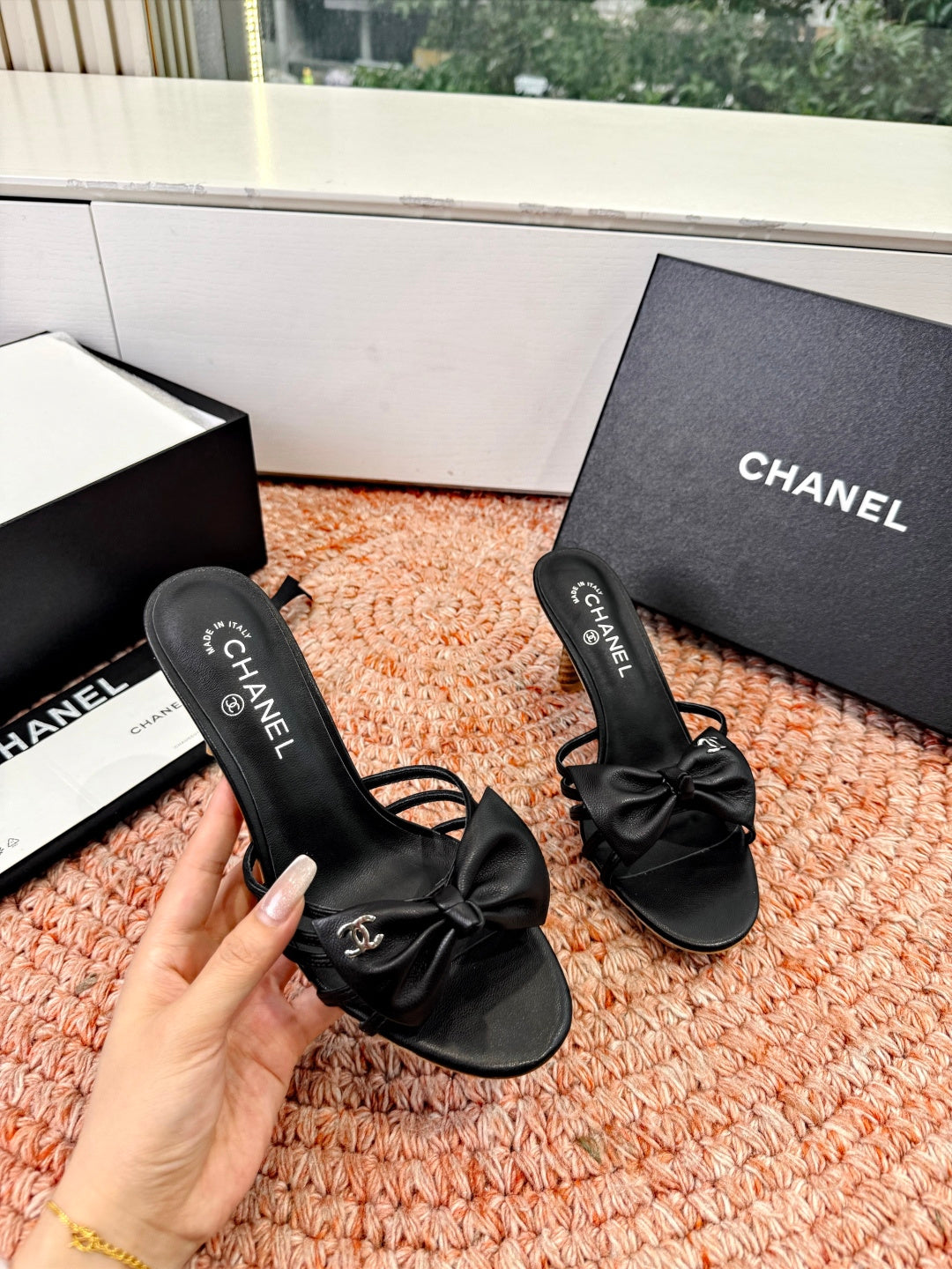 CC 26s Bow Heels Mules Black Sheepskin 703671