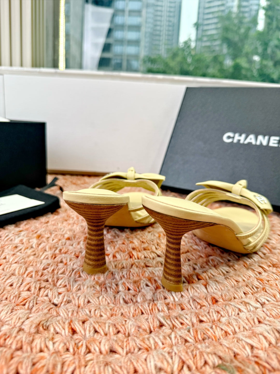 CC 26s Bow Heels Mules Beige Sheepskin 703673