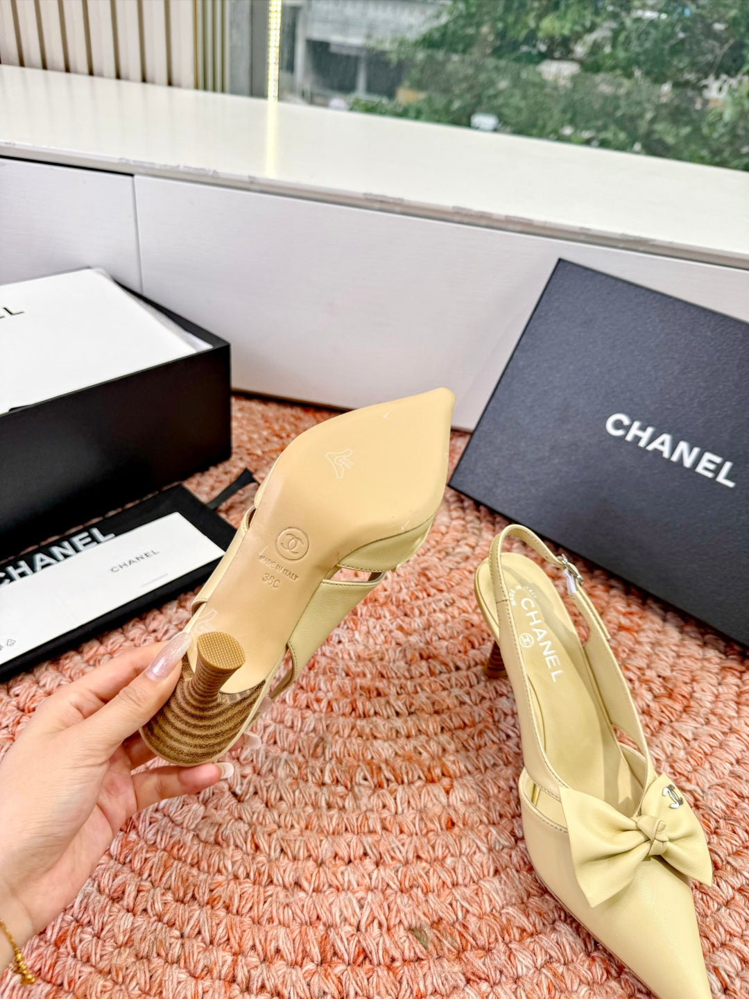 CC 26s Bow Heels Slingback Beige Sheepskin 703668