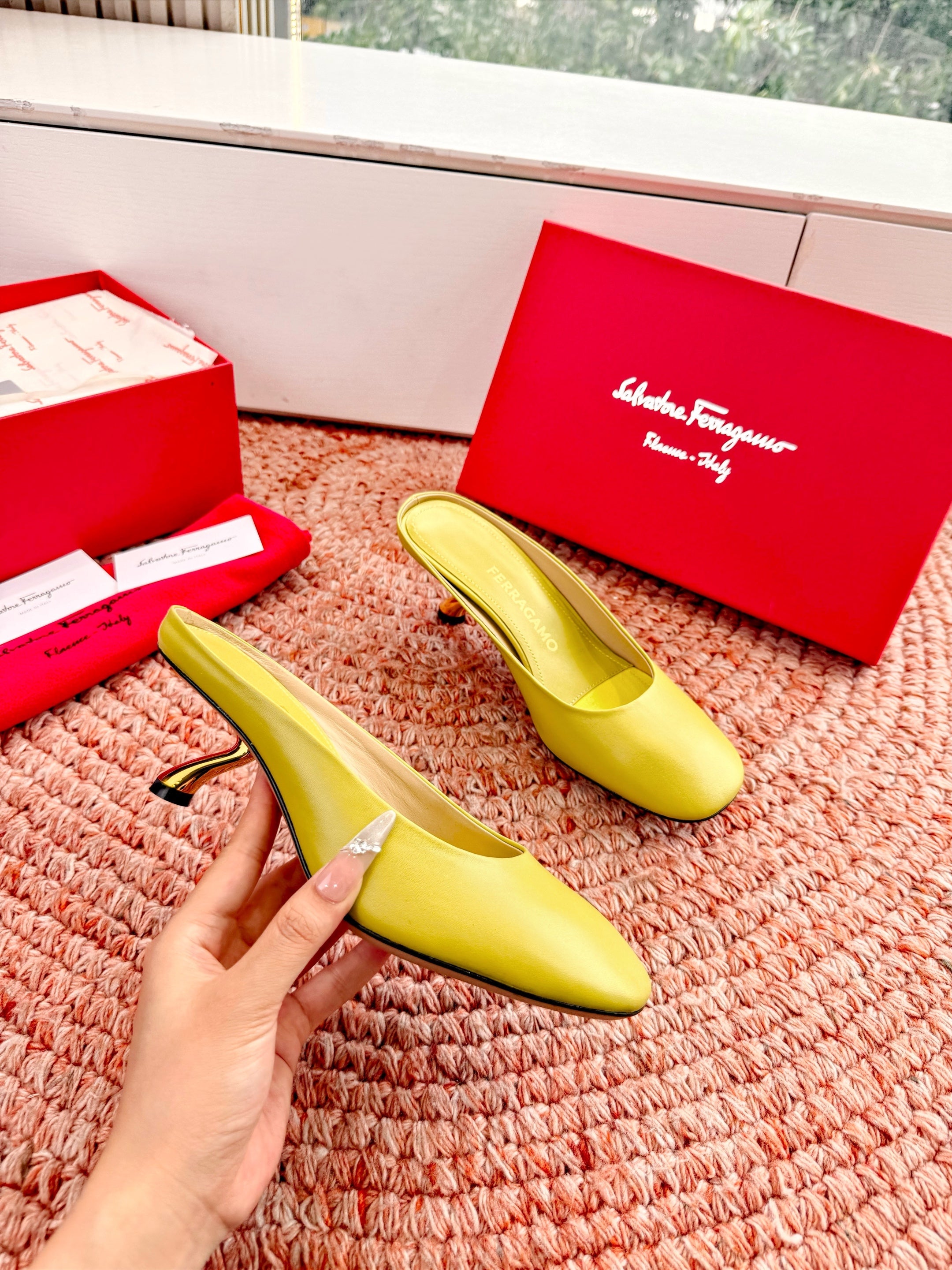 Ferragamo Salvatore Mule Yellow Sheepskin 760451