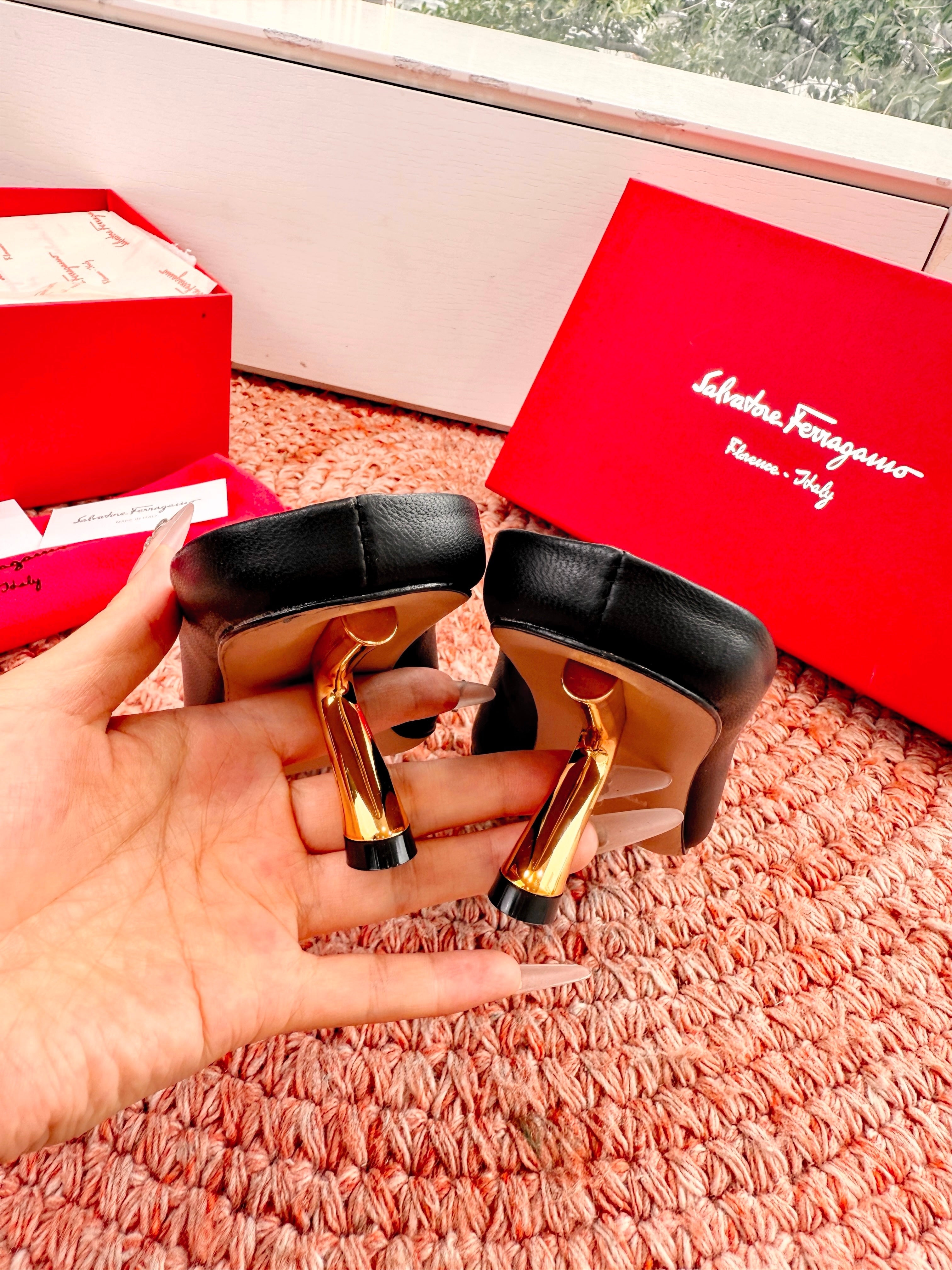 Ferragamo Salvatore Mule Black Sheepskin 760452