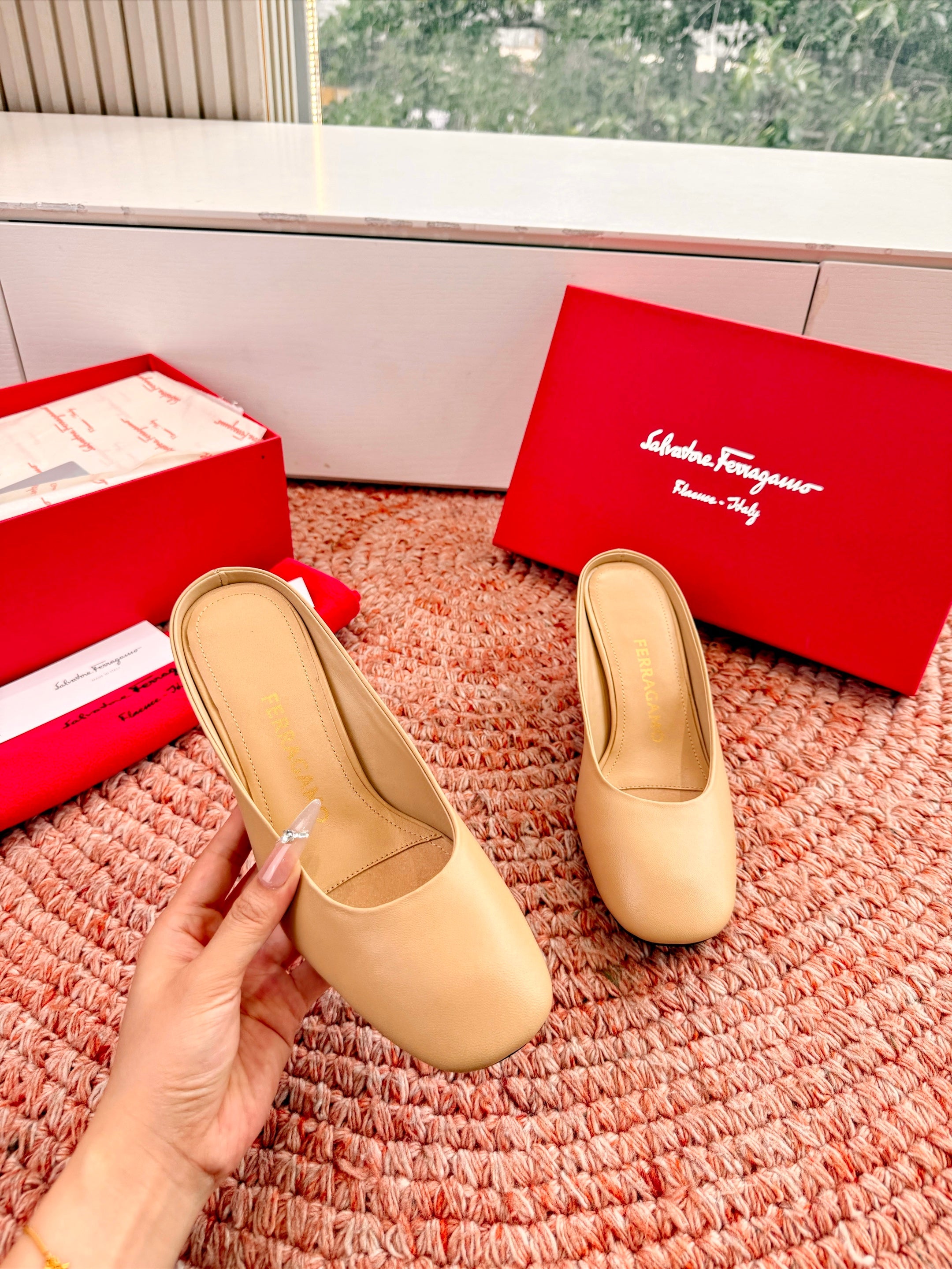 Ferragamo Salvatore Mule Beige Sheepskin 760453