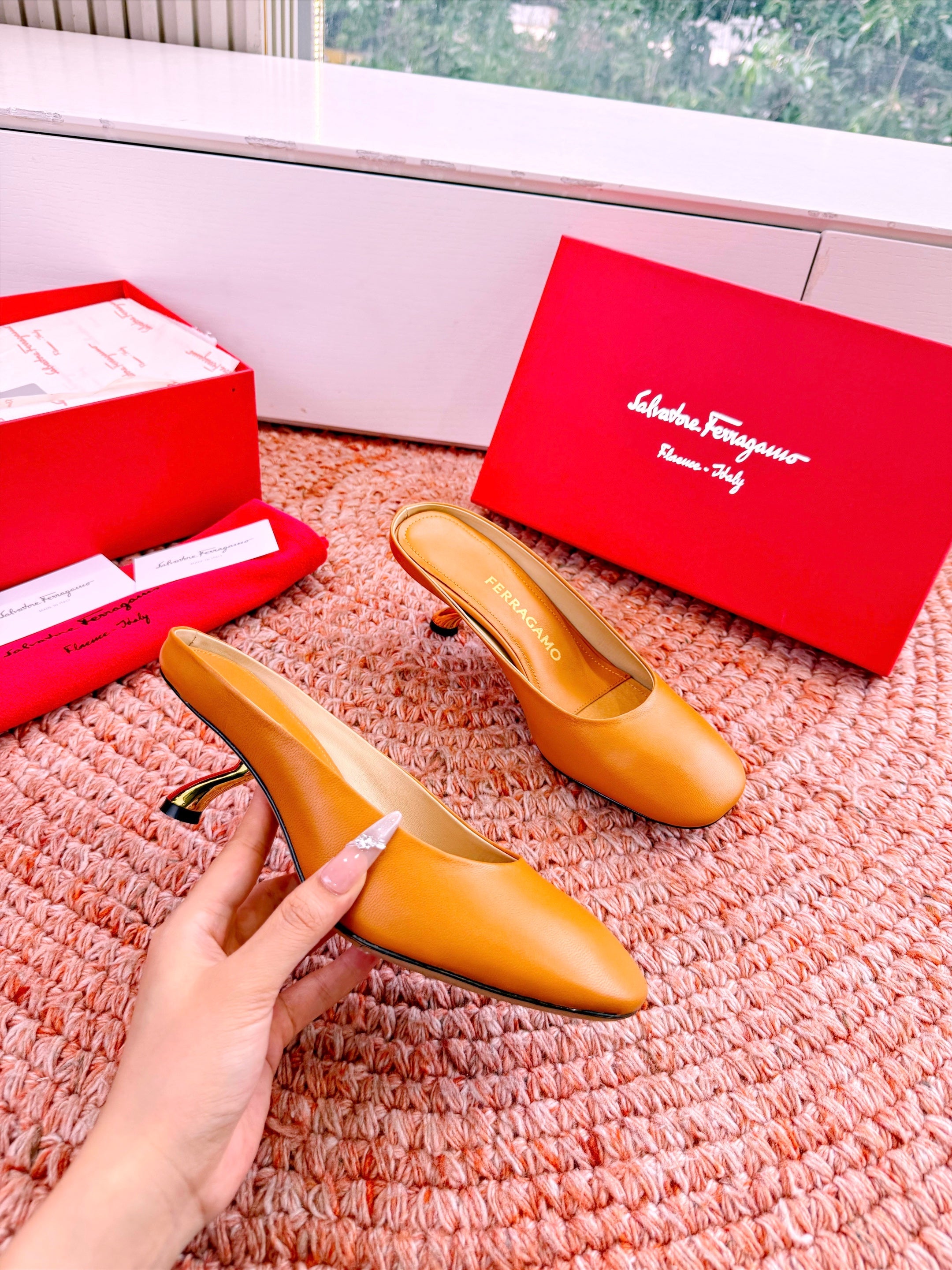 Ferragamo Salvatore Mule Light Brown Sheepskin 760454