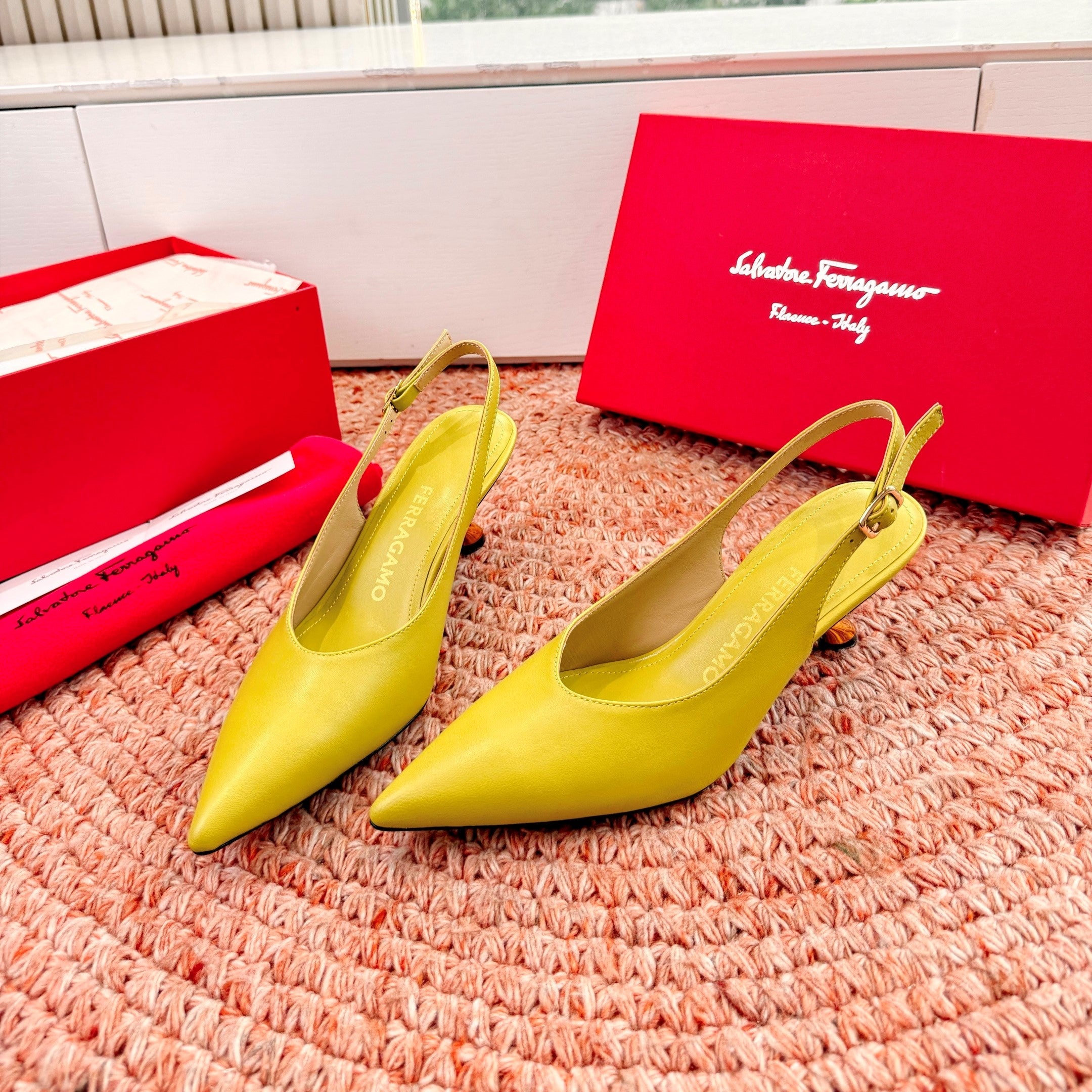 Ferragamo Salvatore Slingback Yellow Sheepskin 760457