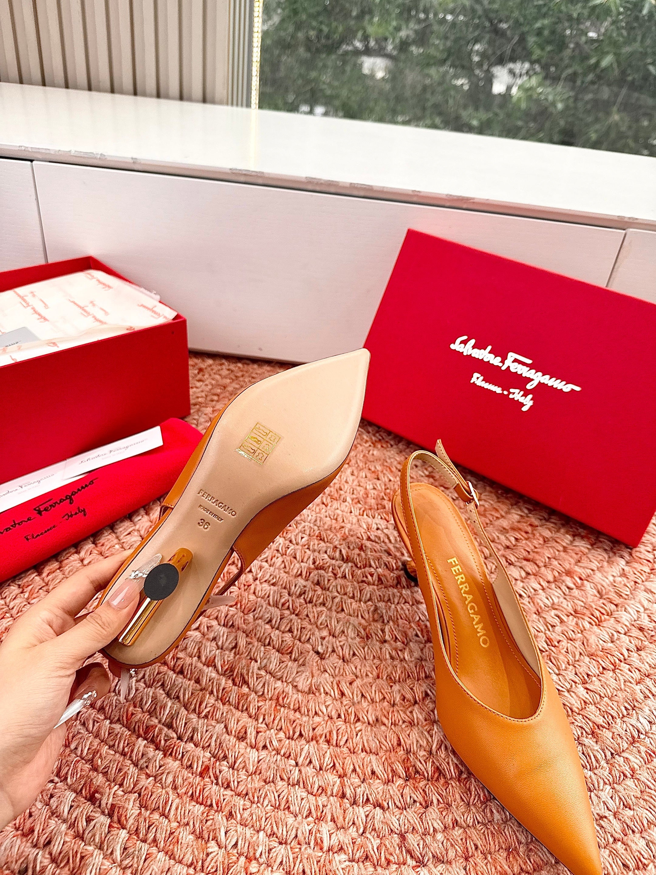 Ferragamo Salvatore Slingback Light Brown Sheepskin 760458