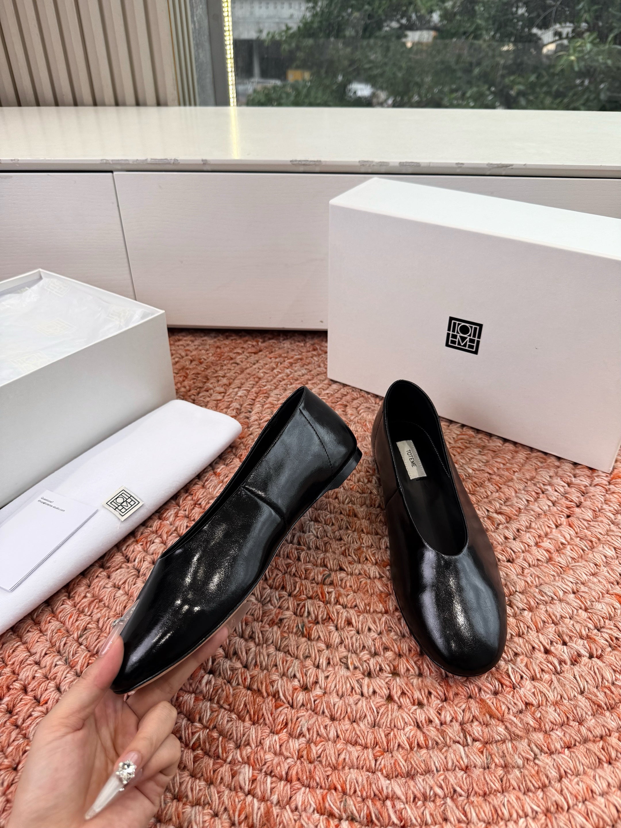 Toteme Ballerinas Black Glossy Leather 760433
