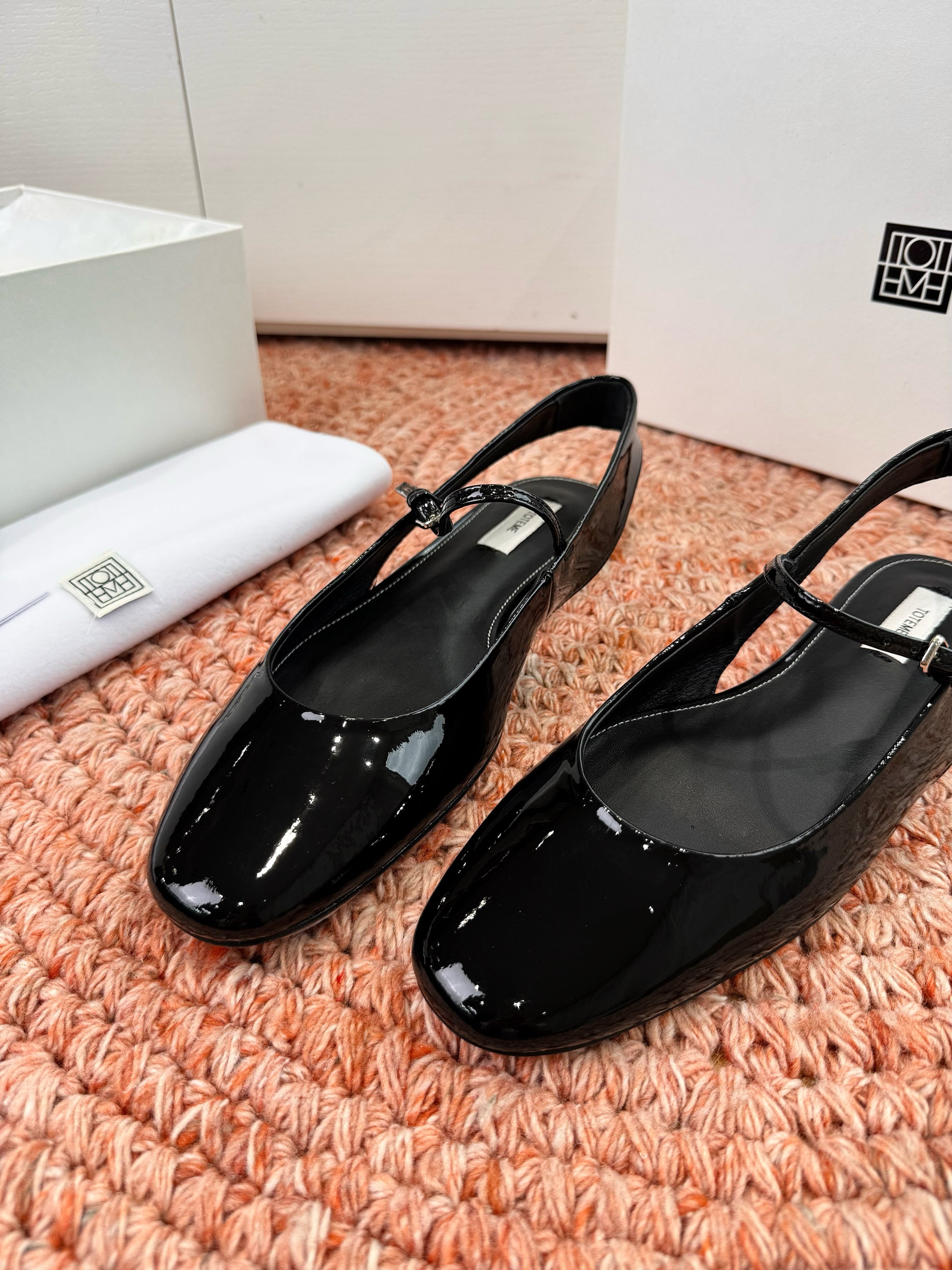 Toteme Mary Jane Slingback Flat Black Glossy Leather 760427