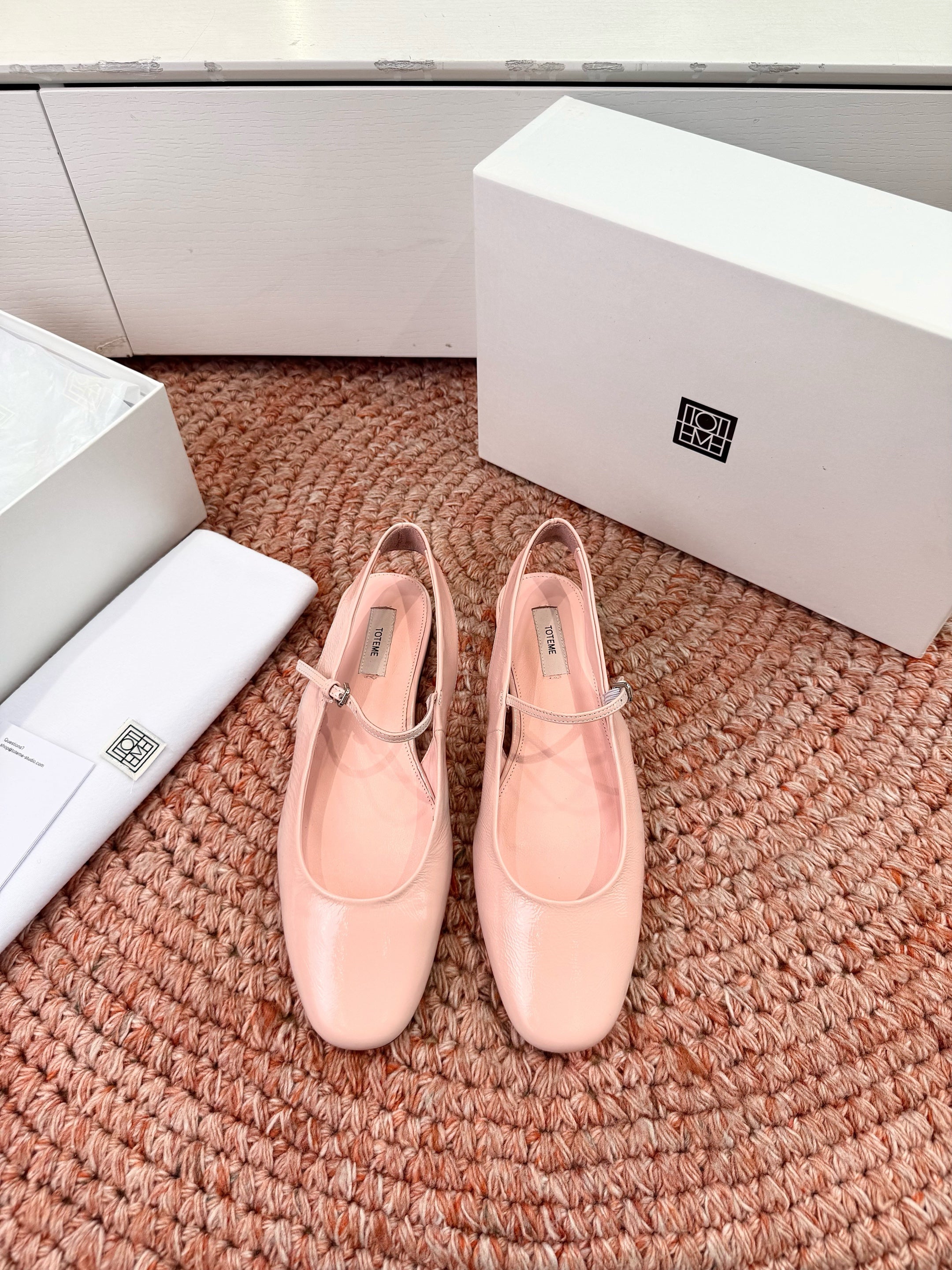 Toteme Mary Jane Slingback Flat Light Pink Glossy Leather 760430