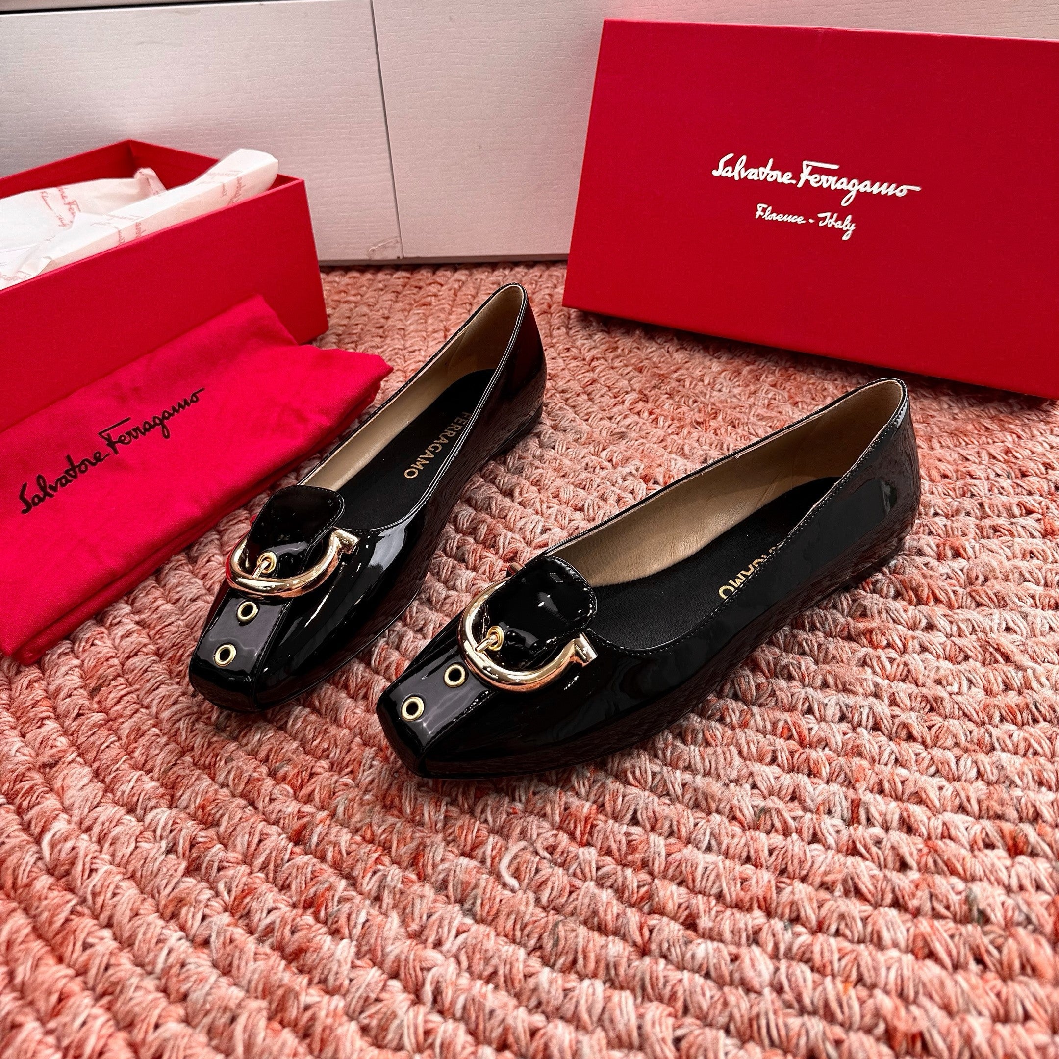 Ferragamo Gancini Ballet Flat Black Patent Leather 760470