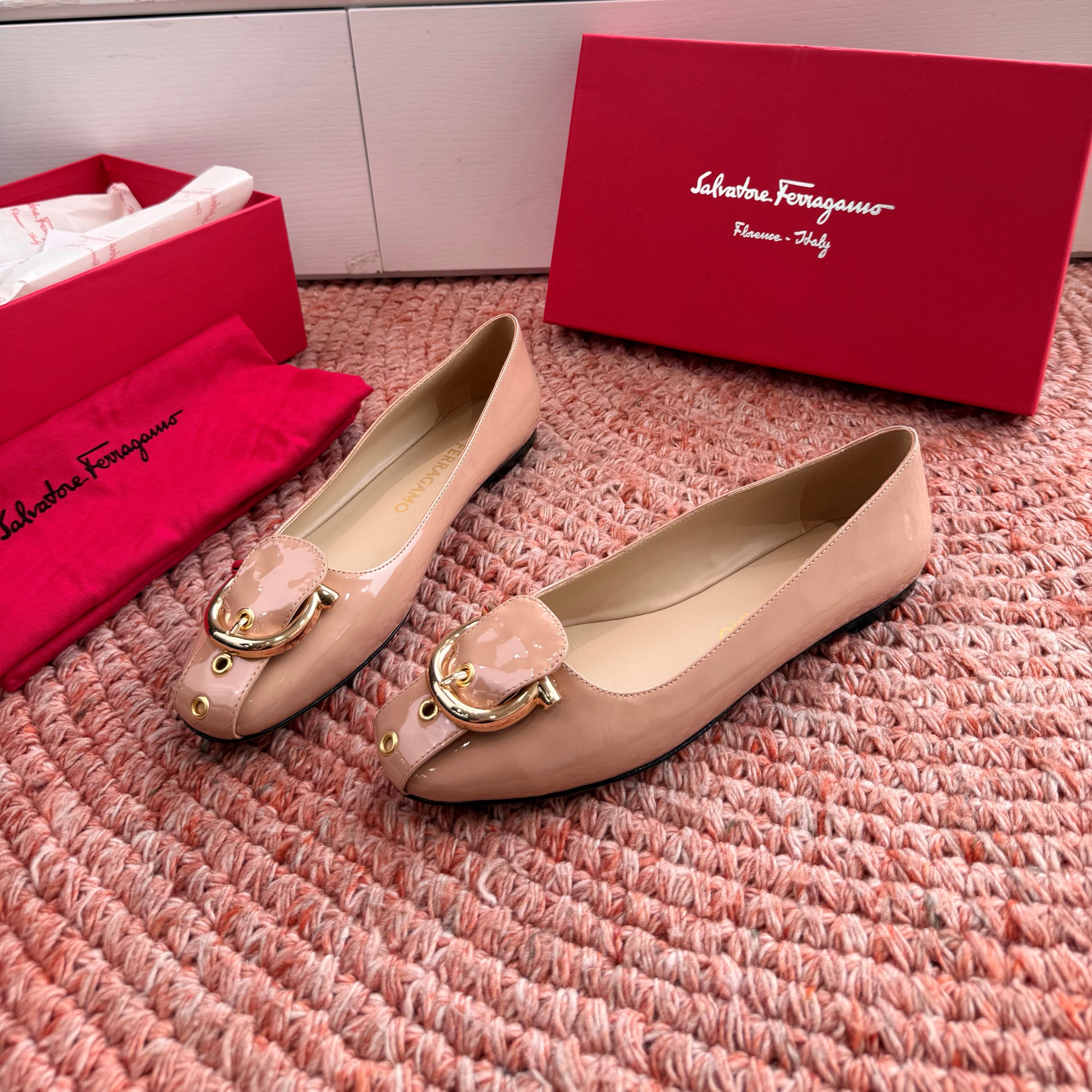 Ferragamo Gancini Ballet Flat Light Pink Patent Leather 760471