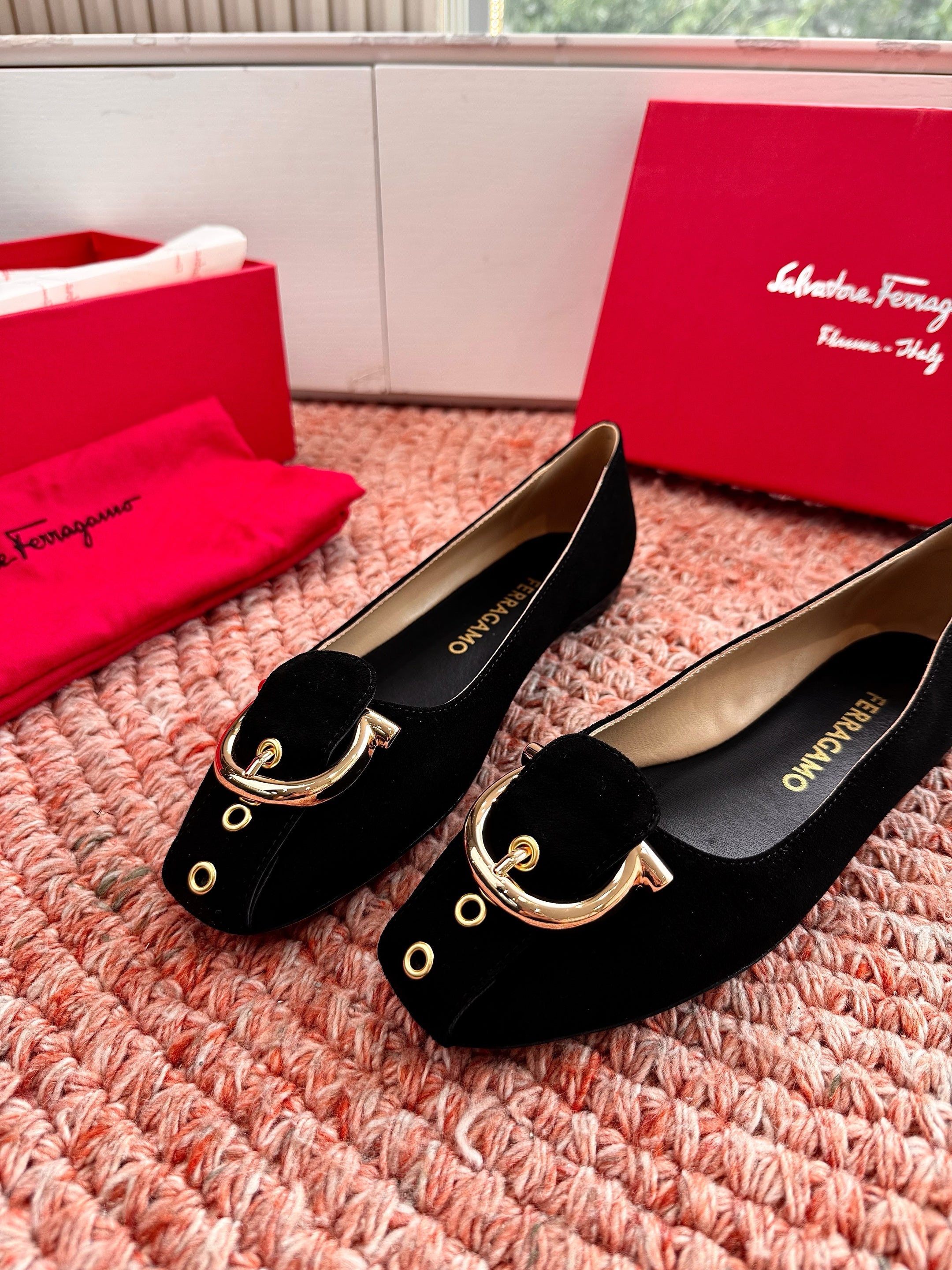 Ferragamo Gancini Ballet Flat Black Suede 760473