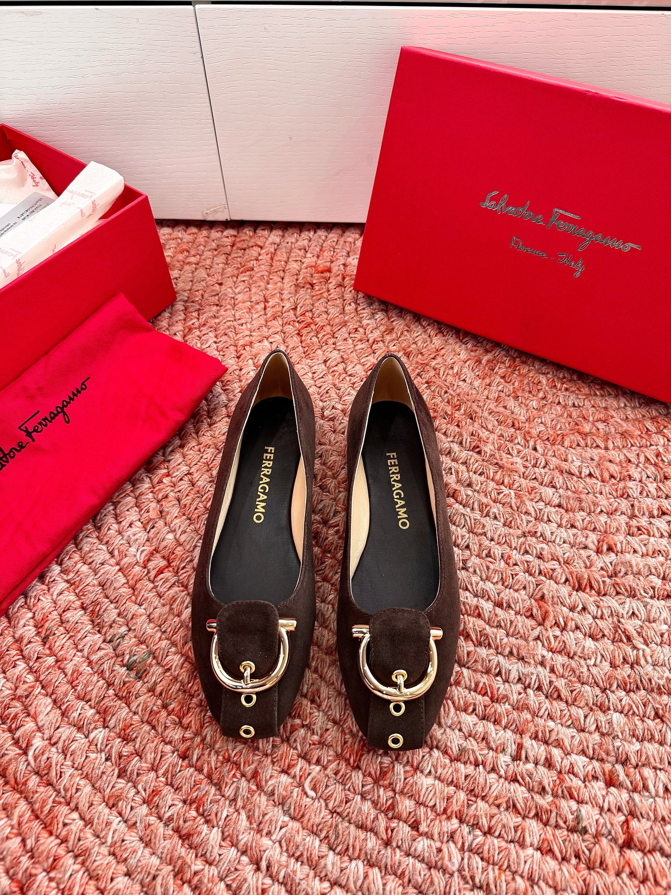 Ferragamo Gancini Ballet Flat Dark Brown Suede 760474