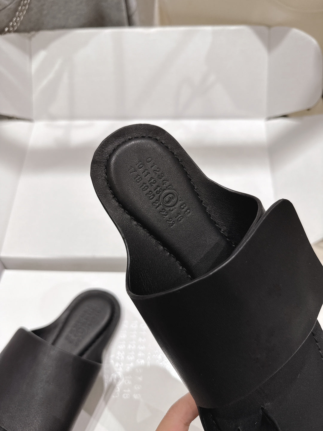 MM6 Flat Flip-Flops Black Cowhide 896509