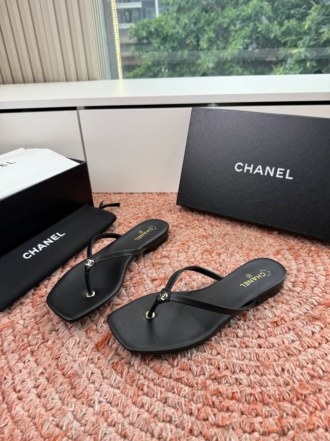 CC 26s Flip-Flops Black Lambskin 934855