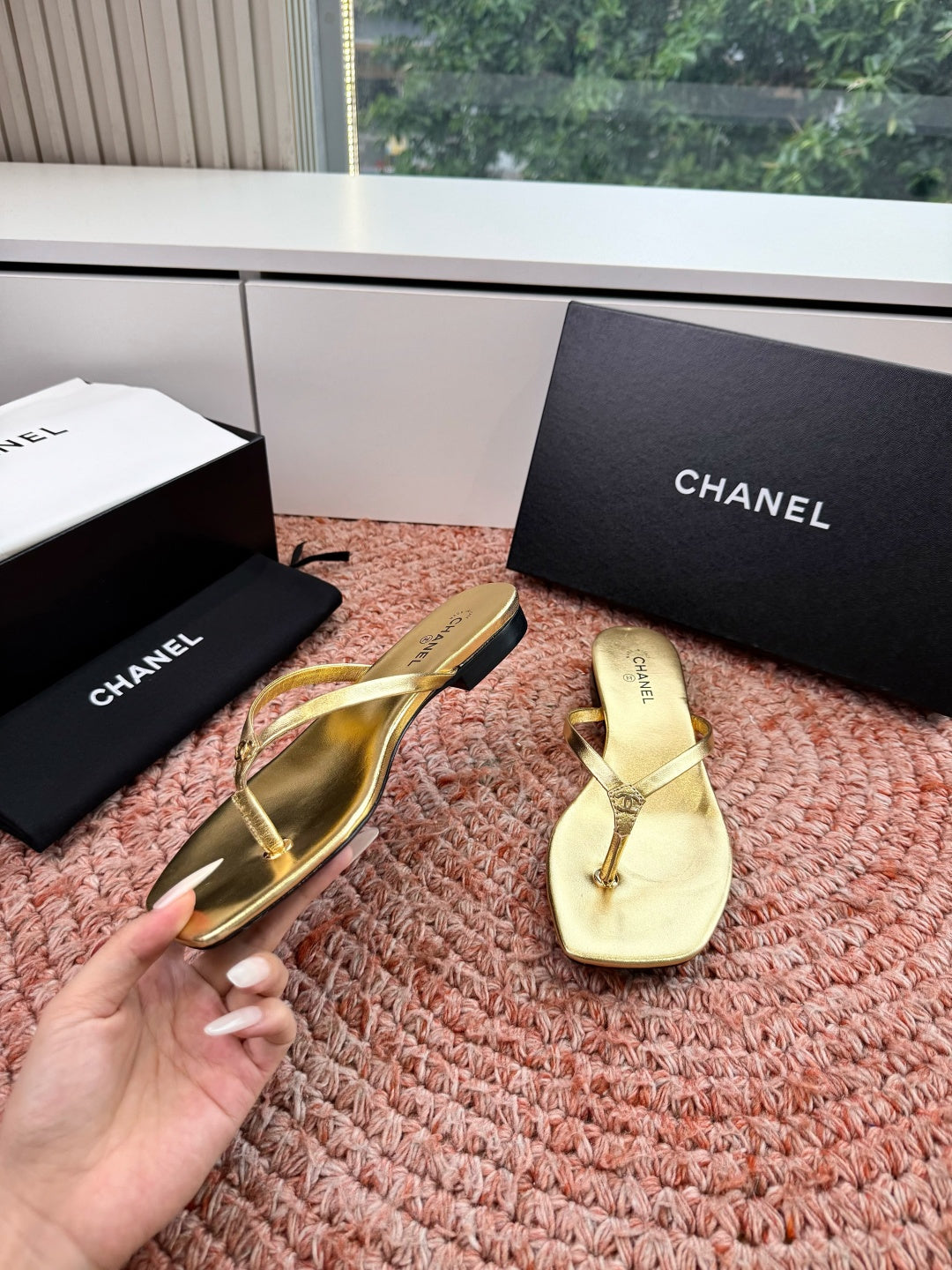 CC 26s Flip-Flops Gold Lambskin 934854