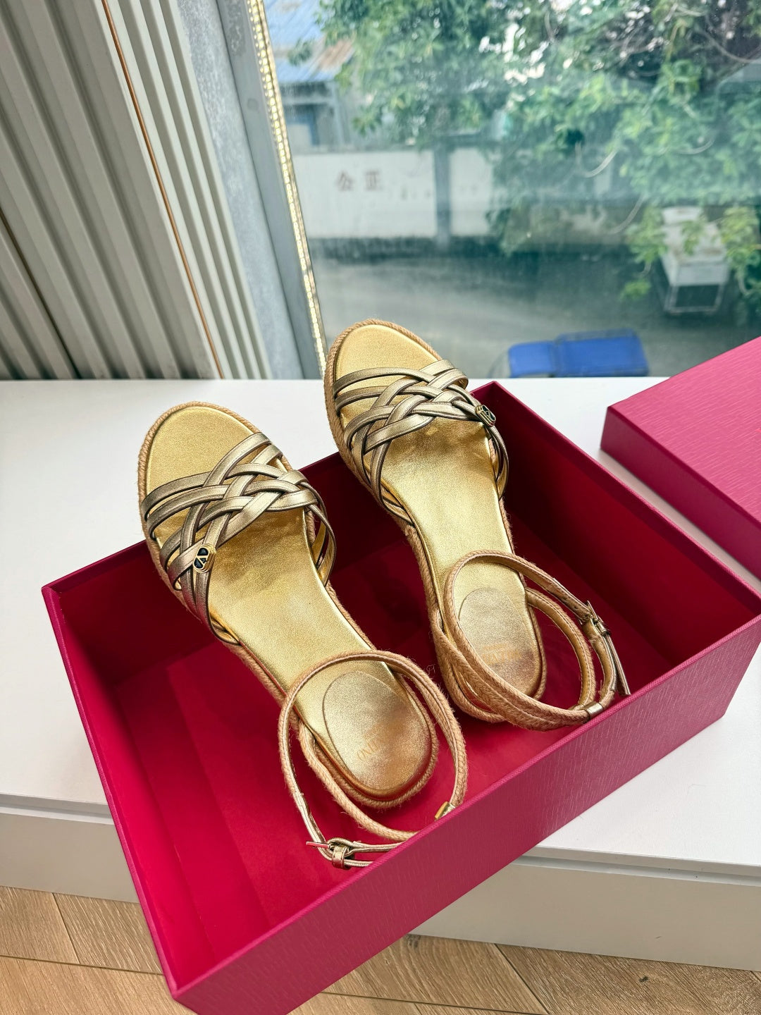 VLogo Bribri Espadrille Sandals Gold Leather 933612