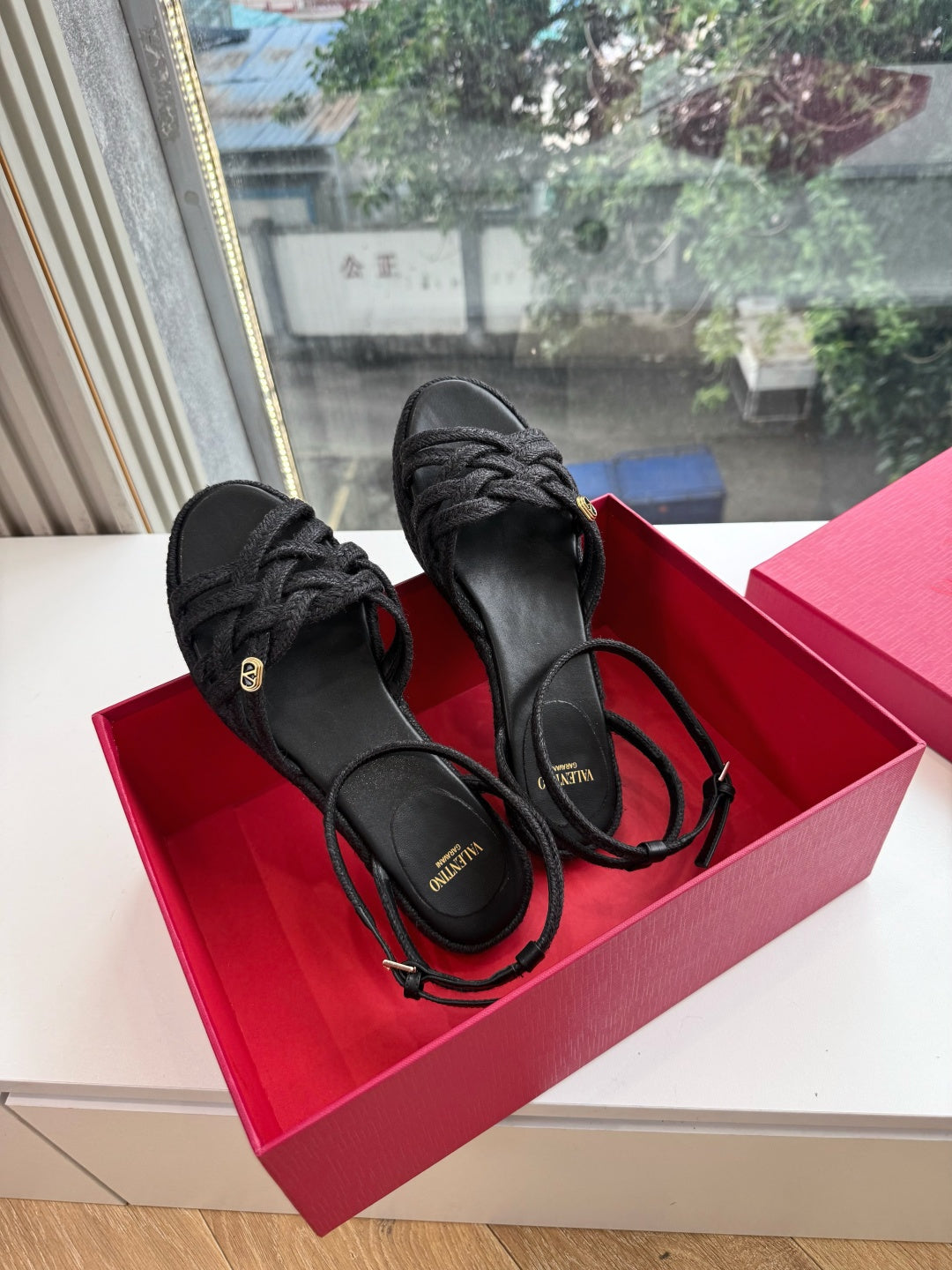 VLogo Bribri Espadrille Sandals Black Raffia Leather 933617