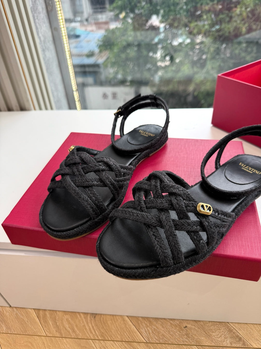 VLogo Bribri Espadrille Sandals Black Raffia Leather 933617