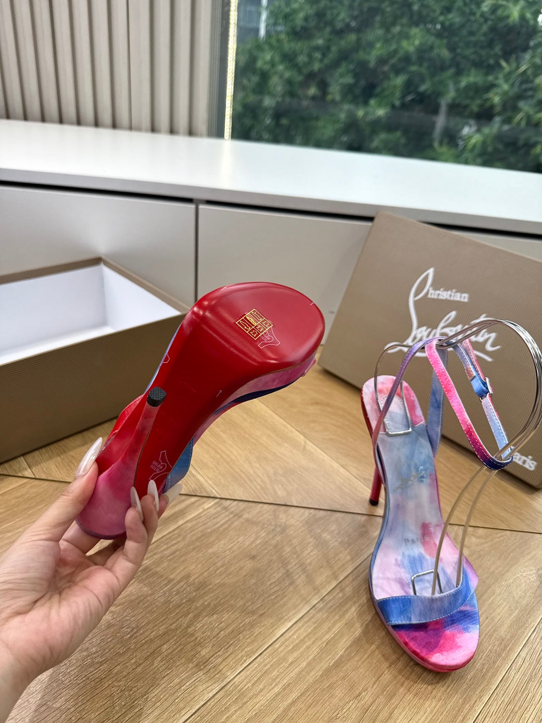CL 26s Miss Z Sandals Colorful Leather Satin 932675