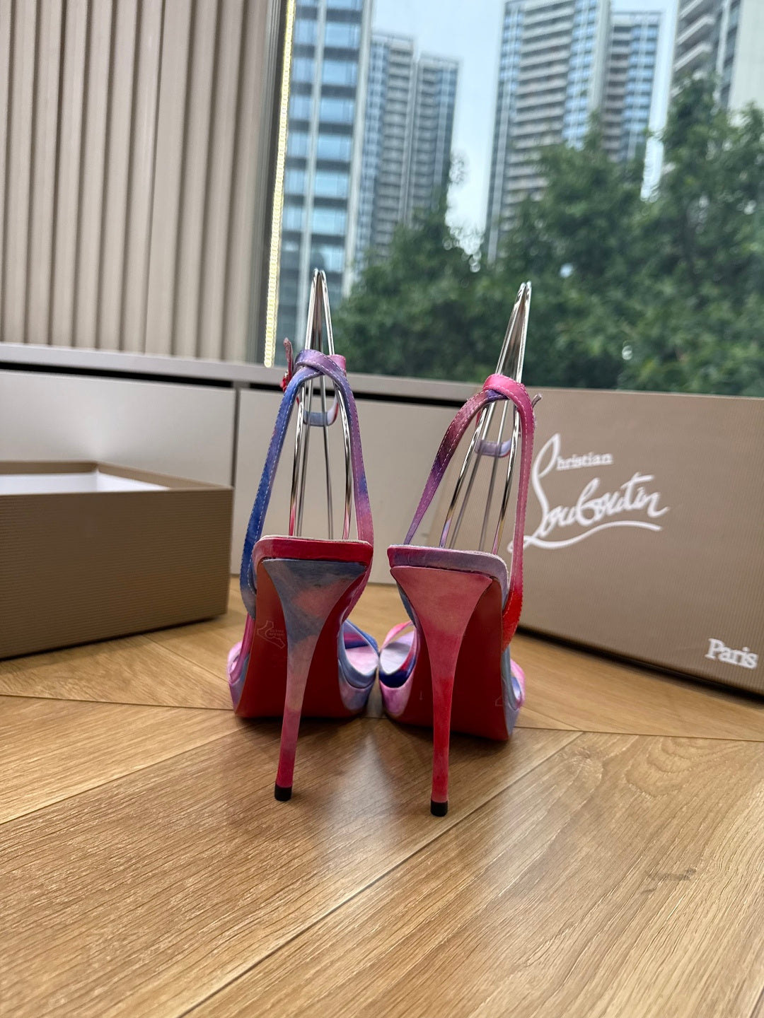 CL 26s Miss Z Sandals Colorful Leather Satin 932675