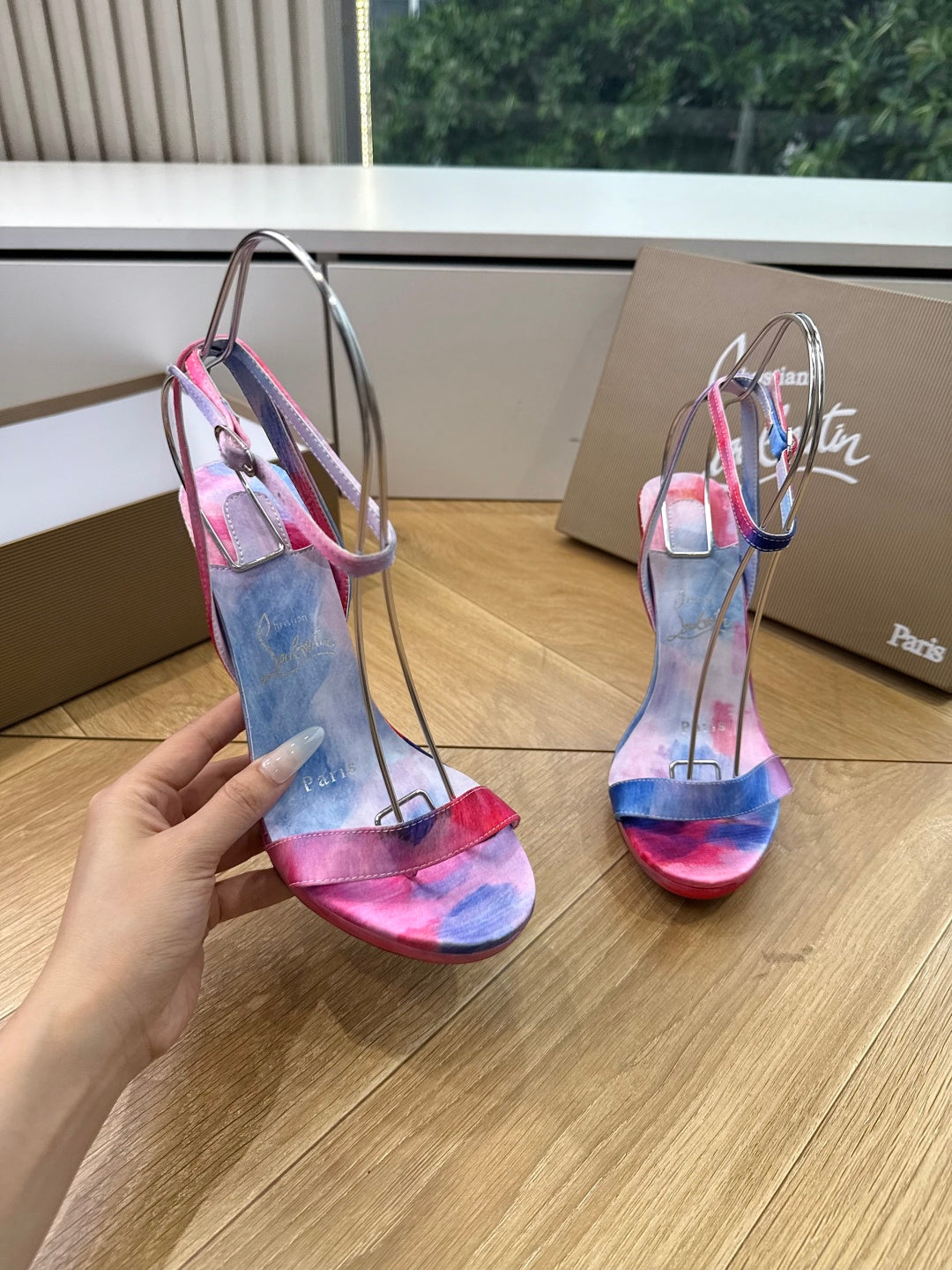 CL 26s Miss Z Sandals Colorful Leather Satin 932675