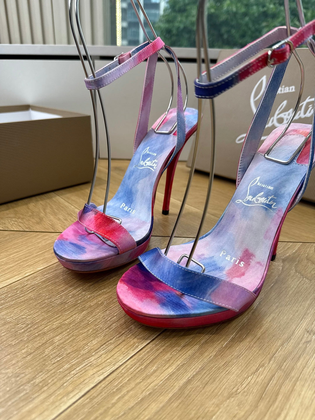CL 26s Miss Z Sandals Colorful Leather Satin 932675