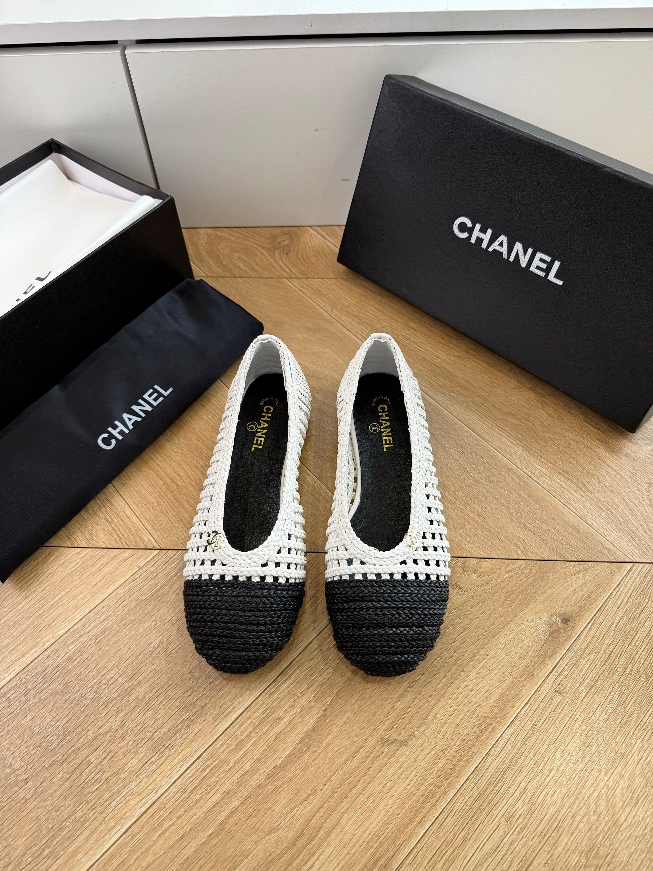 CC 26s Ballerina Flats Black White Woven Leather 916121