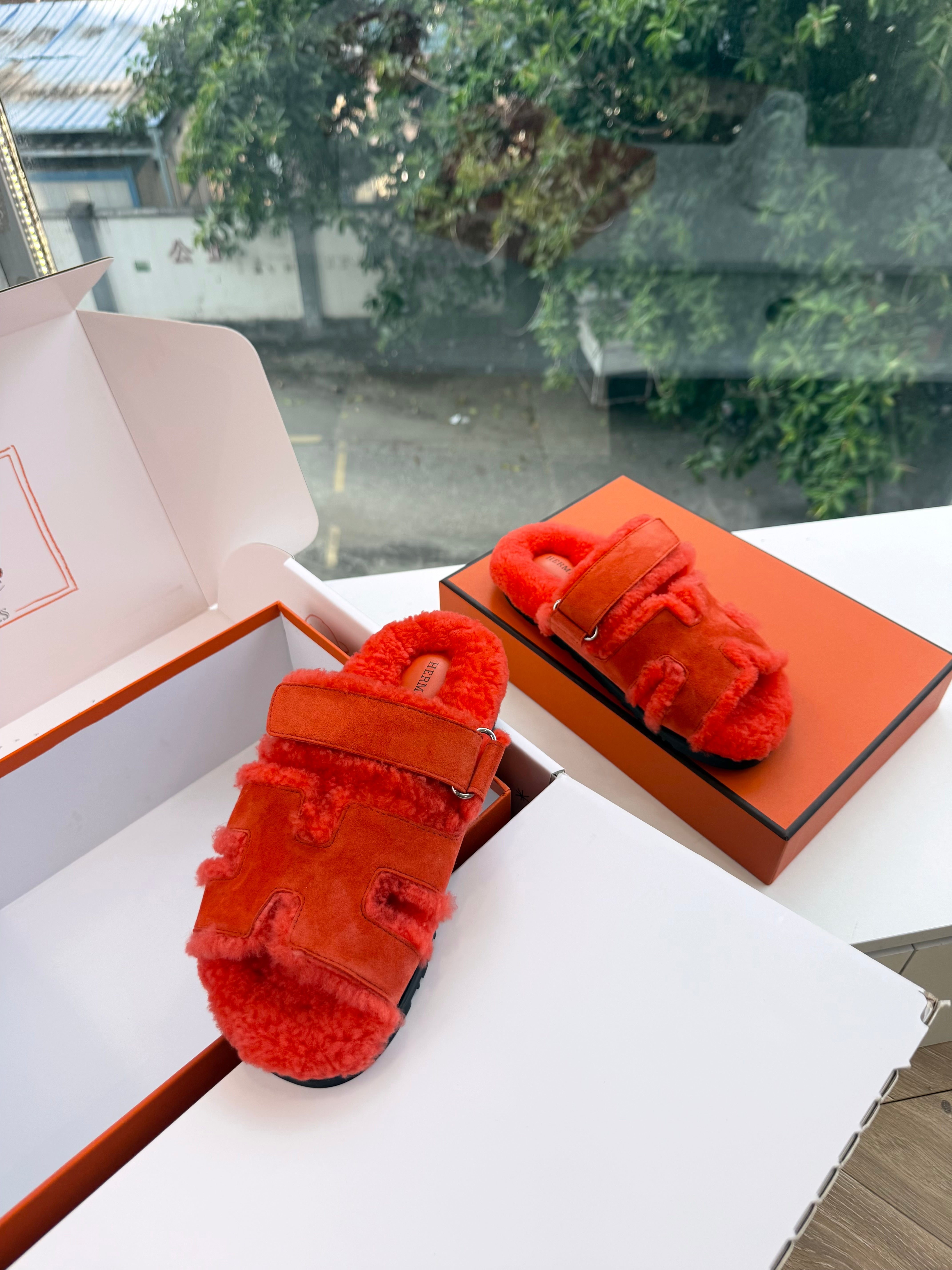 HM Chypre Sandals Orange Shearling Suede 967721