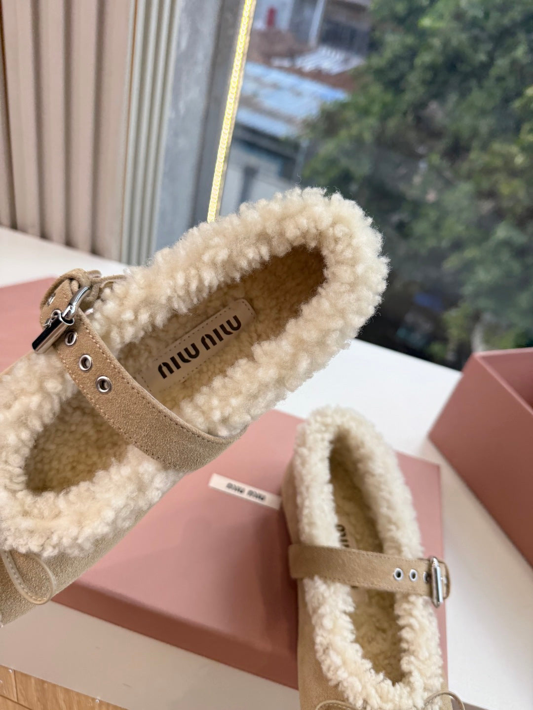 Miu 26s Ballerinas Dark Khaki Suede Shearling 994178