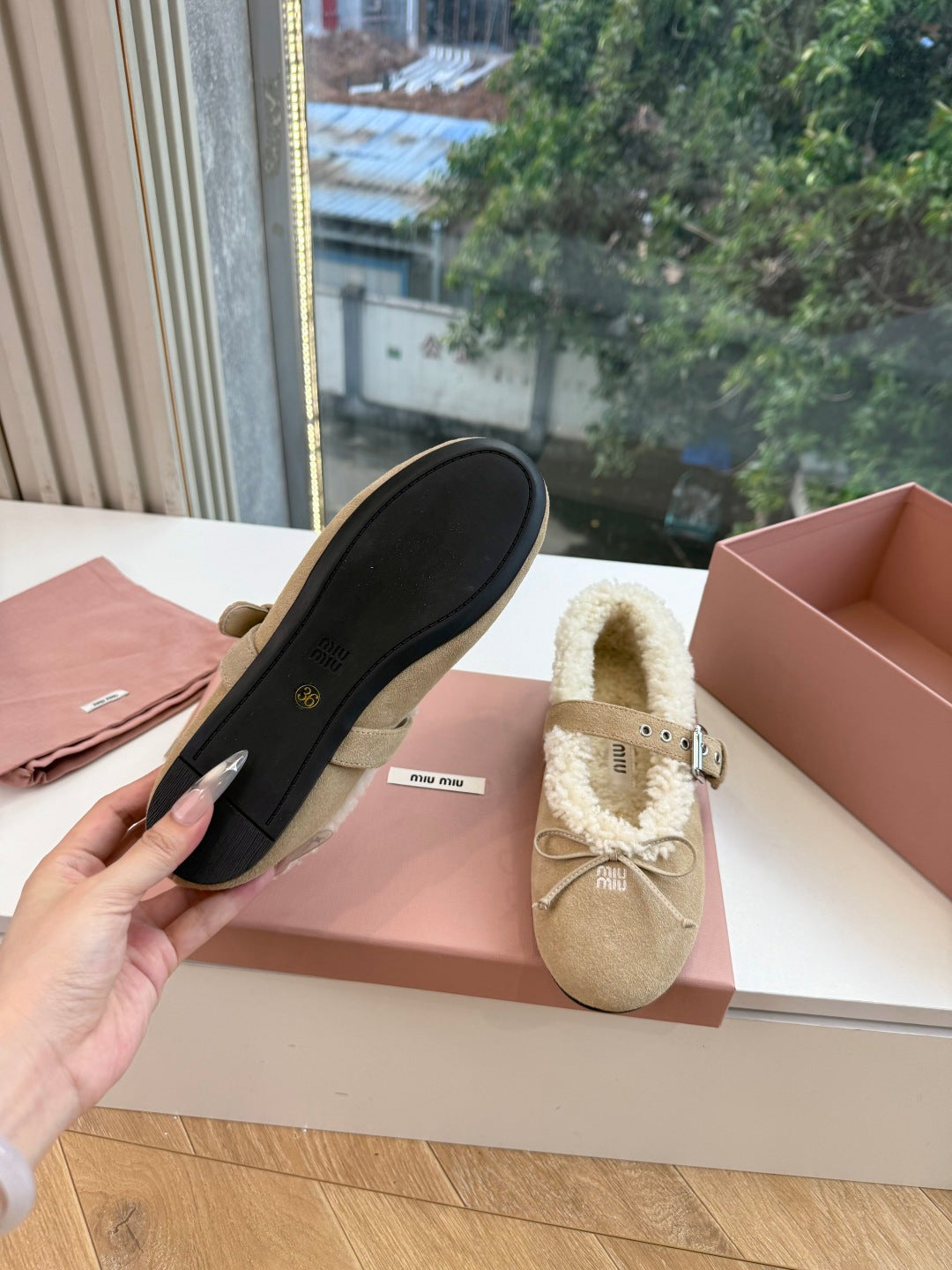 Miu 26s Ballerinas Dark Khaki Suede Shearling 994178