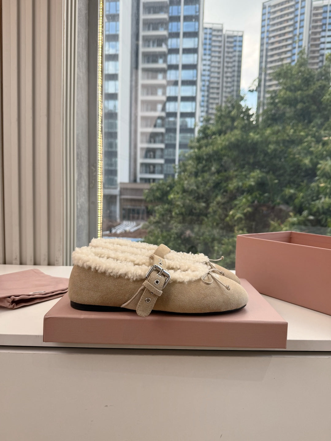 Miu 26s Ballerinas Dark Khaki Suede Shearling 994178