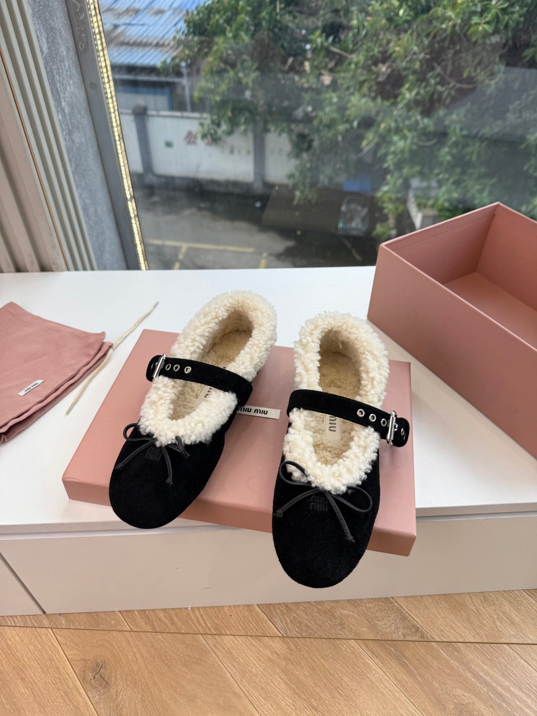Miu 26s Ballerinas Black Suede Shearling 994179