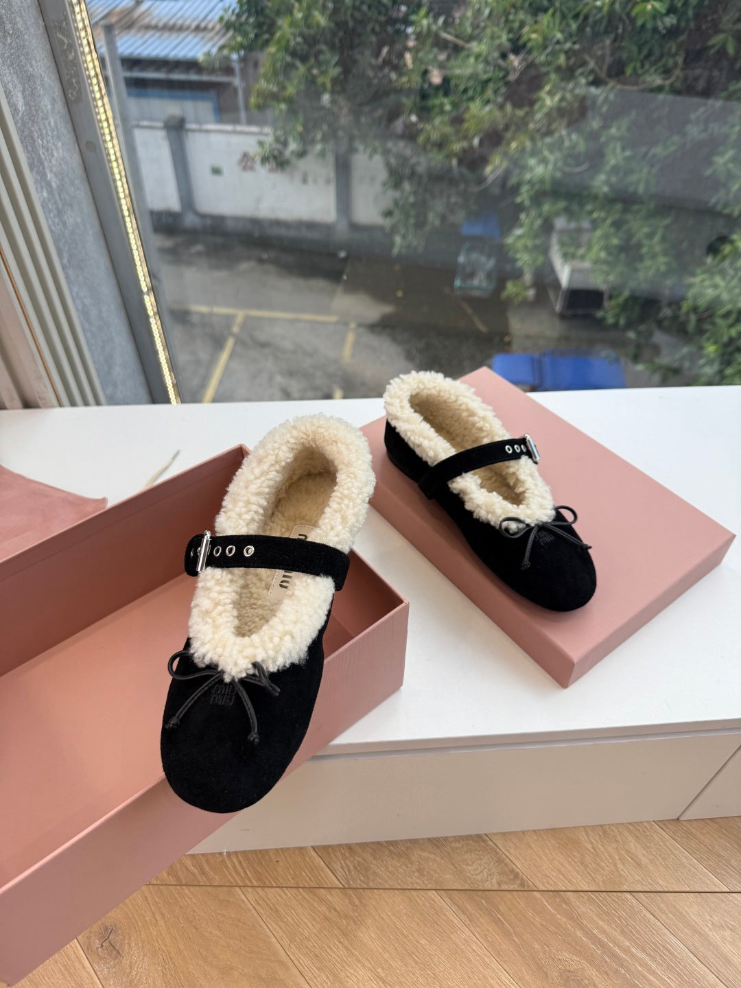 Miu 26s Ballerinas Black Suede Shearling 994179
