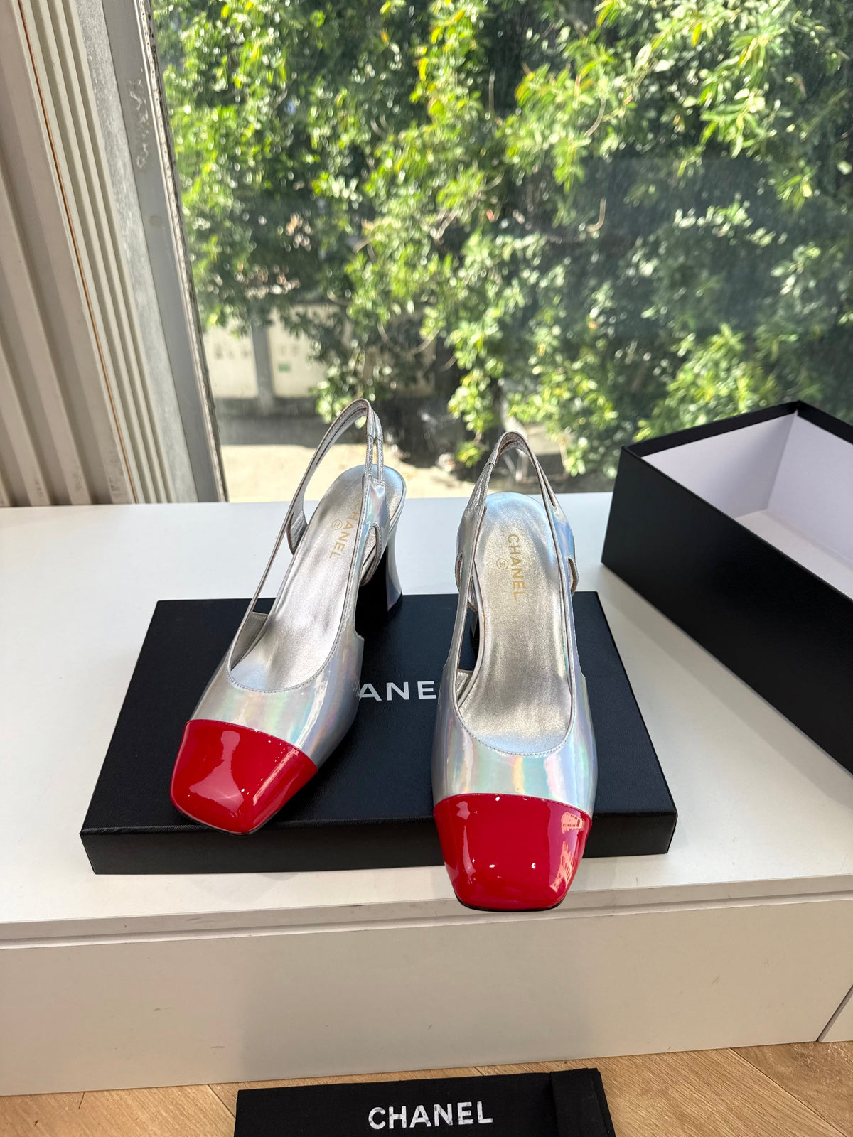 CC 26s Cap Toe Slingback Heels 6.5cm Silver Leather 168805