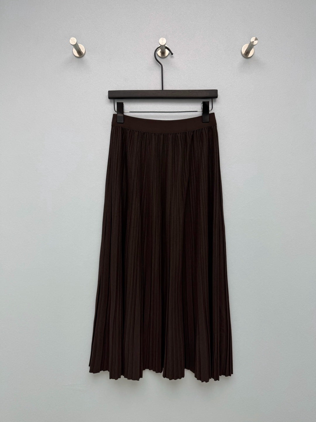 Chanel 26s Pleated Midi Skirt Brown Wool 436020