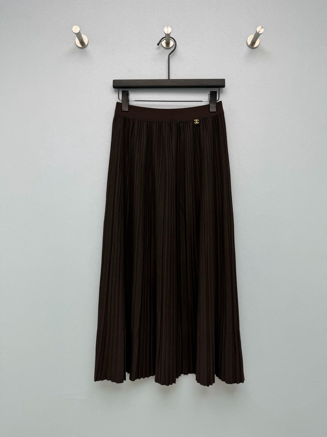 Chanel 26s Pleated Midi Skirt Brown Wool 436020