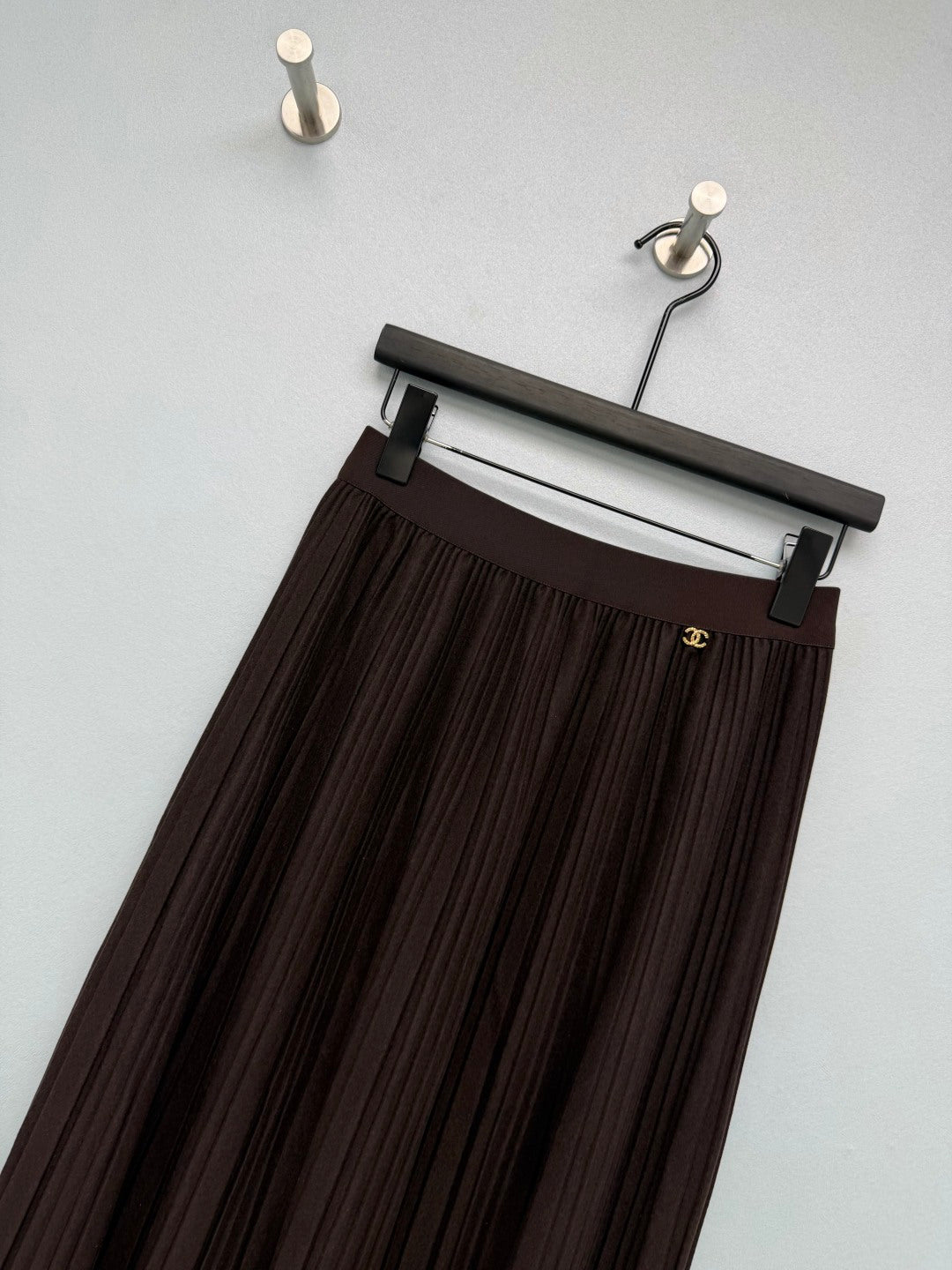Chanel 26s Pleated Midi Skirt Brown Wool 436020