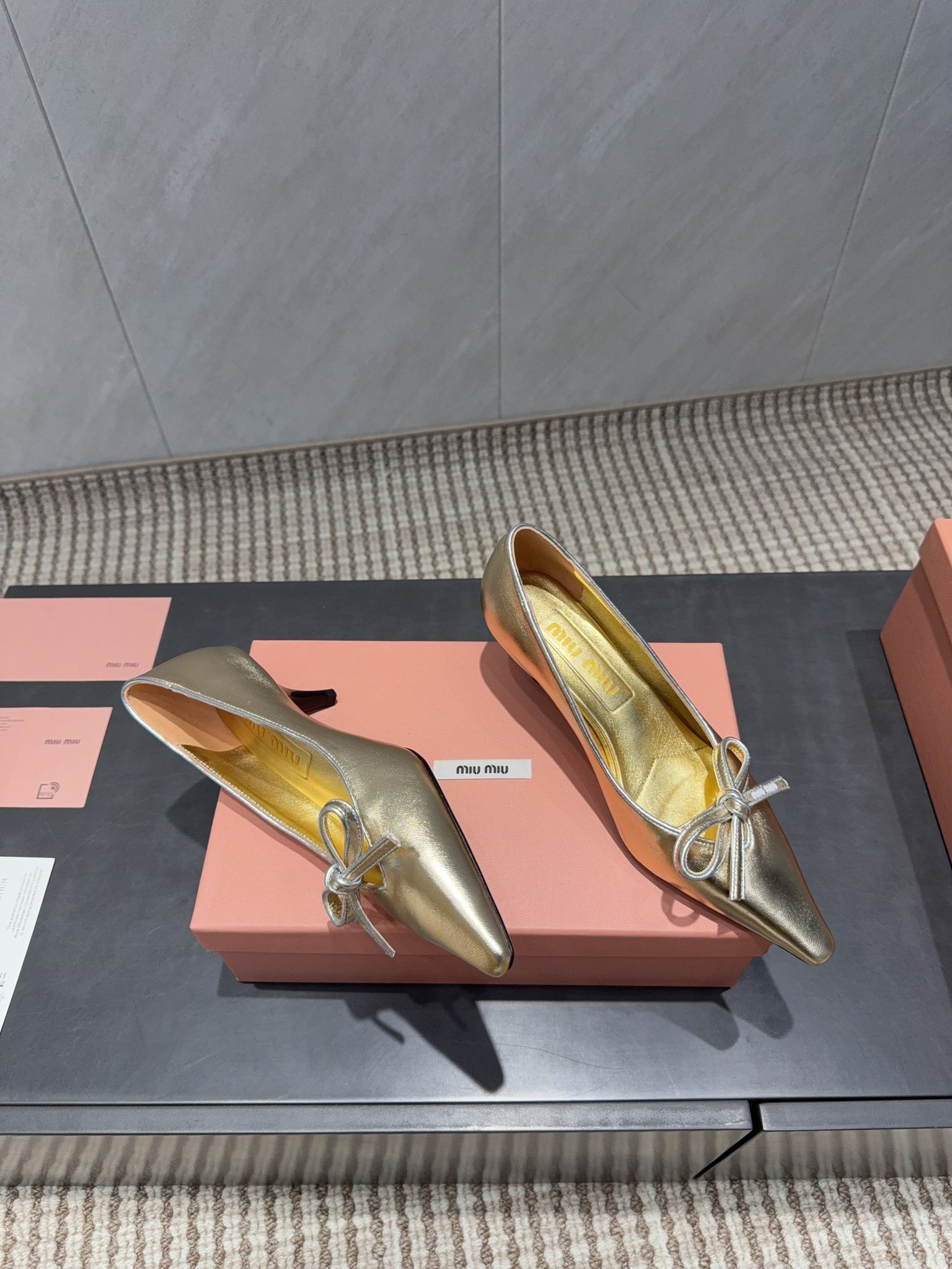 Miu 26s Pointed Toe Pumps 55mm In Gold Calfskin With Bow