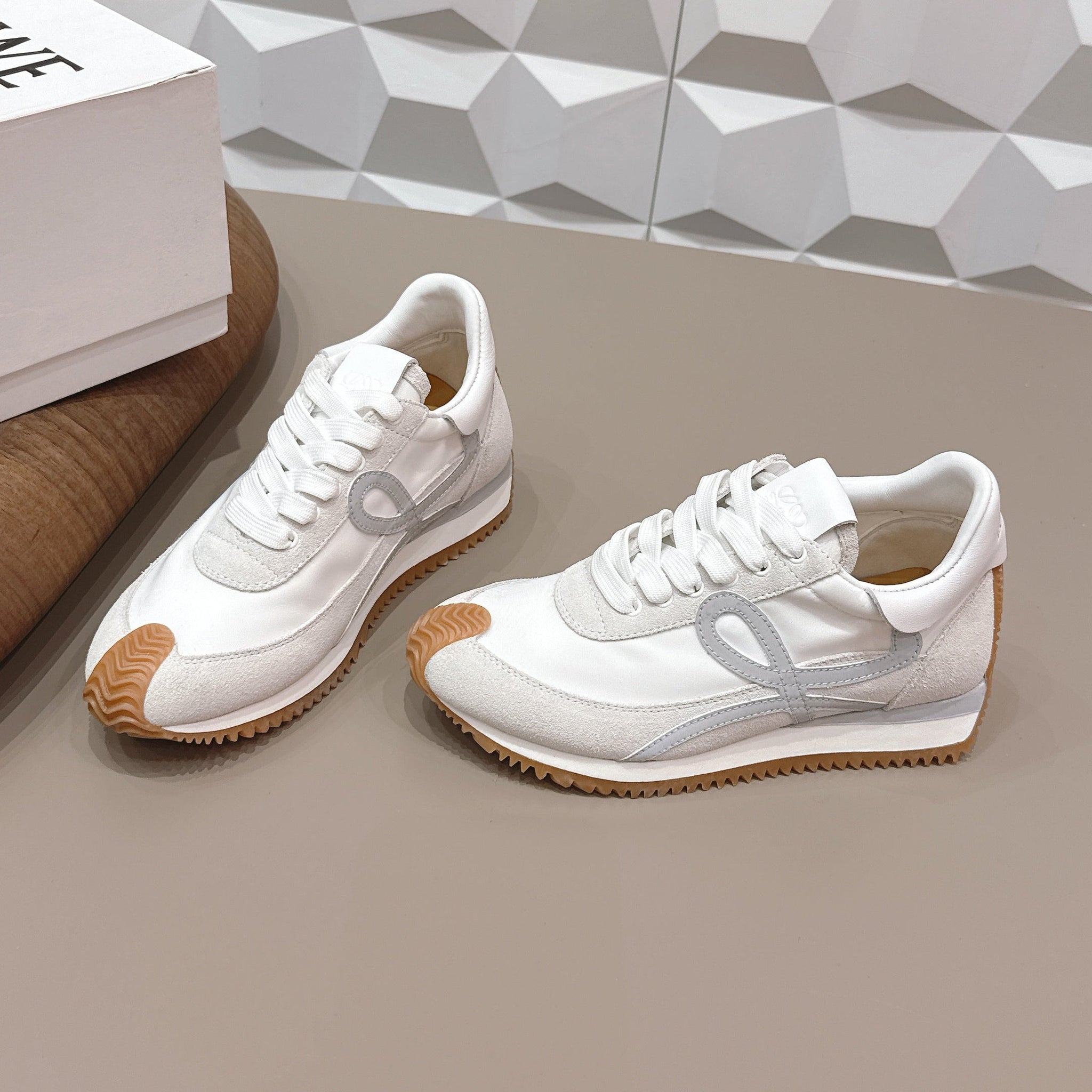 Loewe 26s Flow Runner Sneaker In Light Gray Suede And White Calfskin
