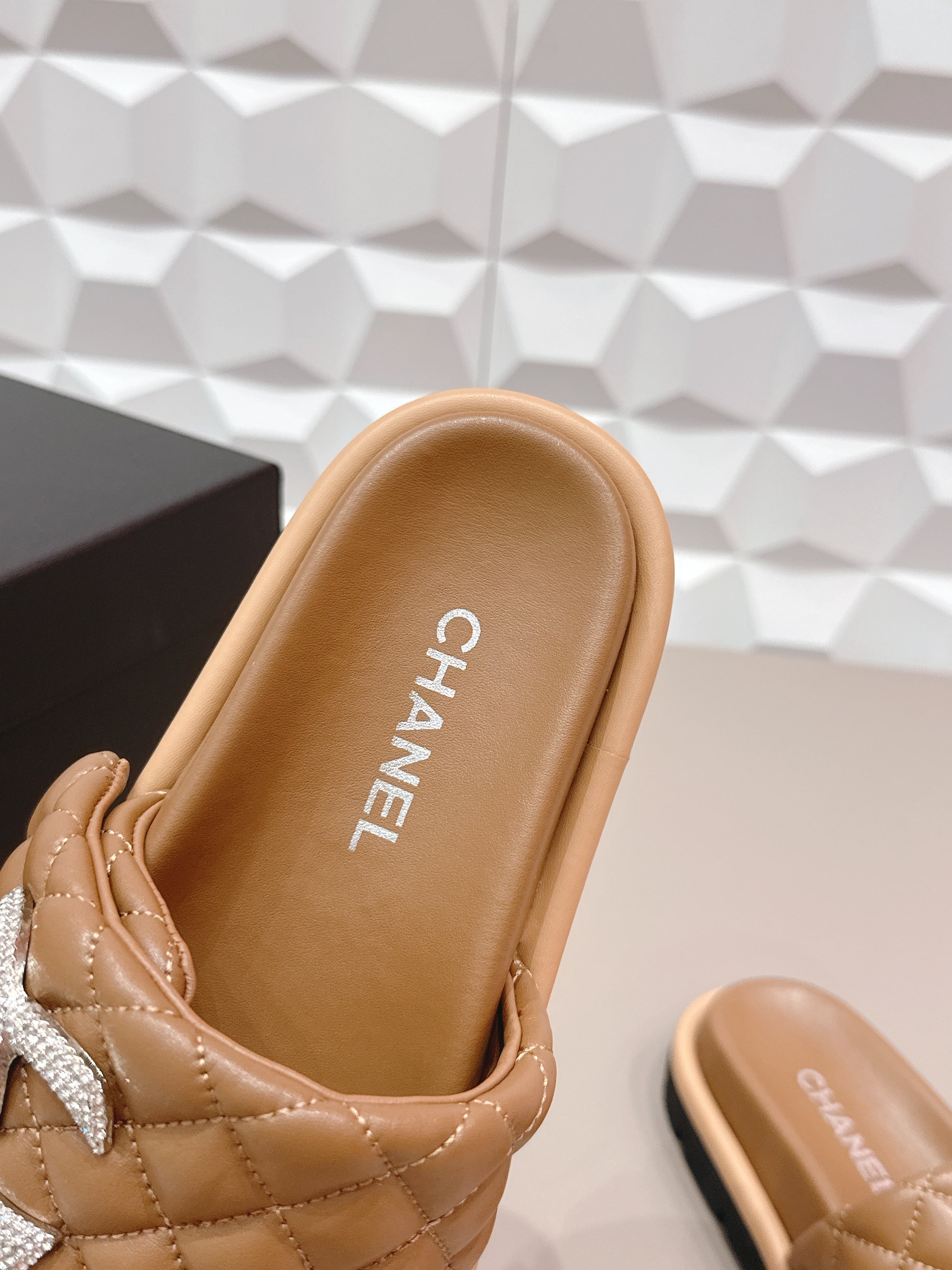 CC 26s Sandals Double C Buckle Brown Quilted Leather 613268