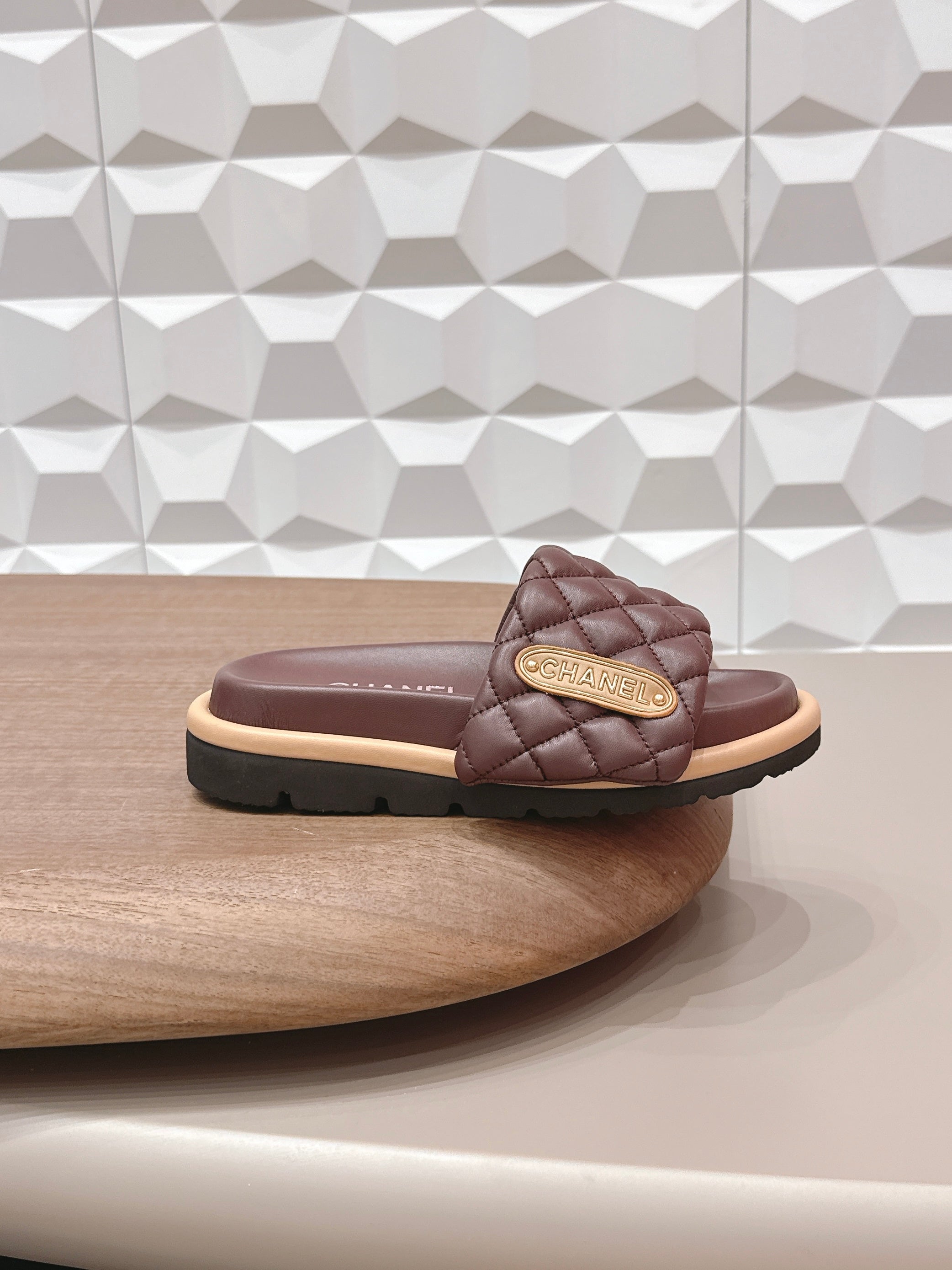 CC 26s Sandals Buckle Burgundy Quilted Leather 613272