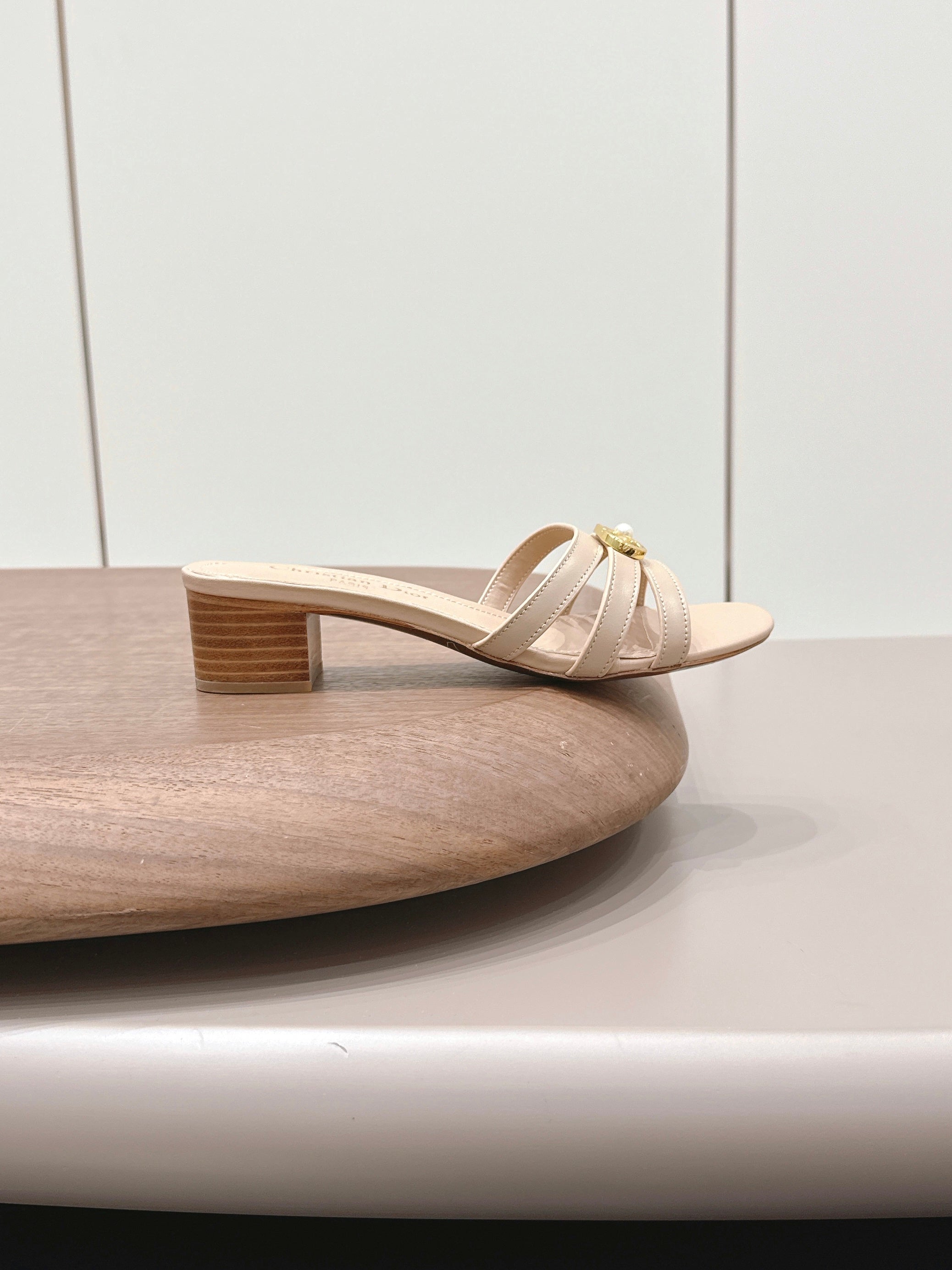 CD 26s 30M Sandal 4.5cm Beige Calfskin 738220