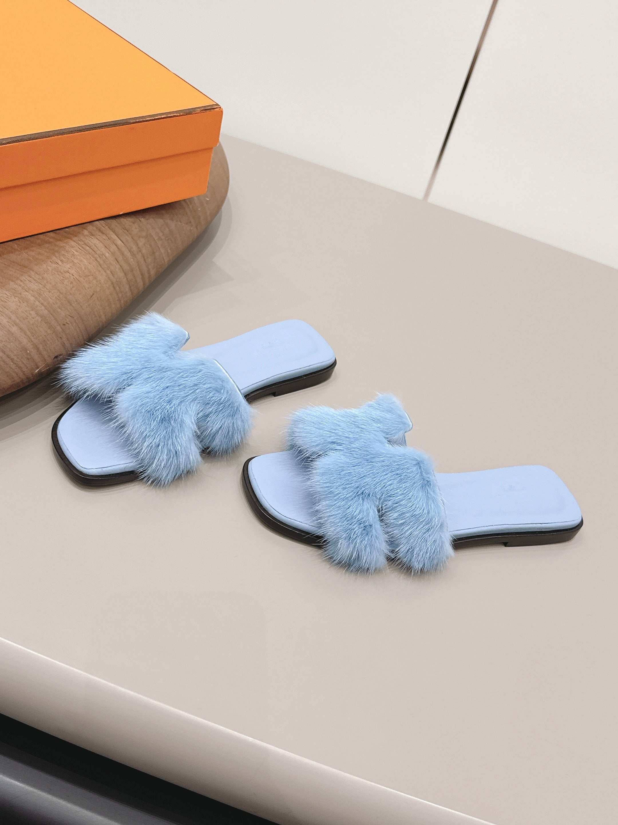 HM 25 Oran Light Blue Fur Leather 738413