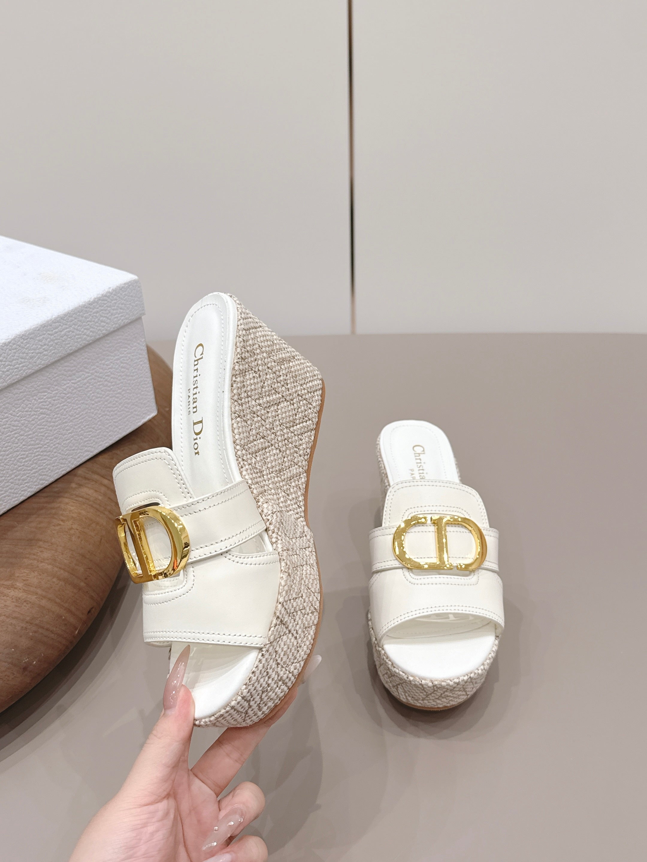 CD 30 Montaigne Wedge Slides 8cm White Calfskin 738320