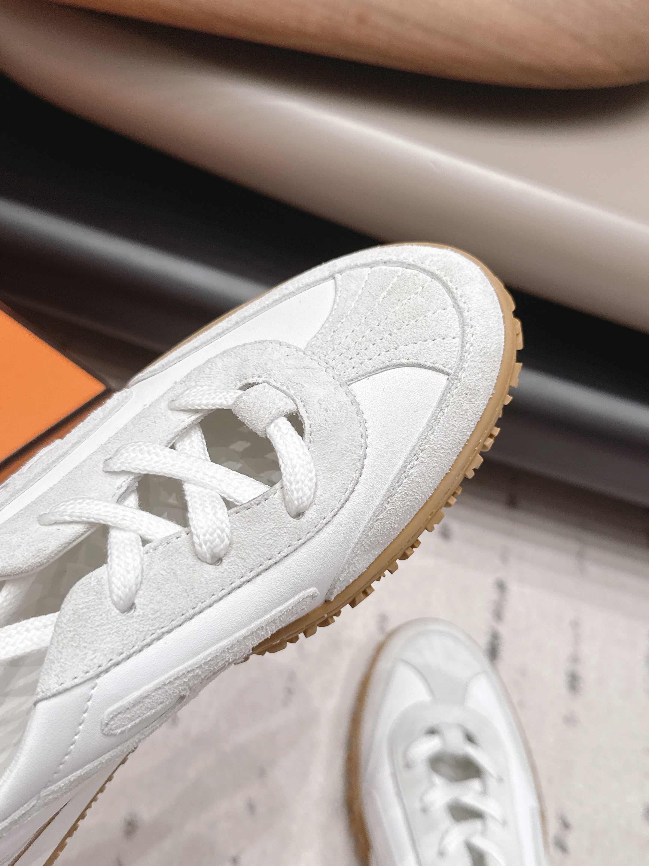HM 26s Mascot Sneakers White Suede Lambskin 905304