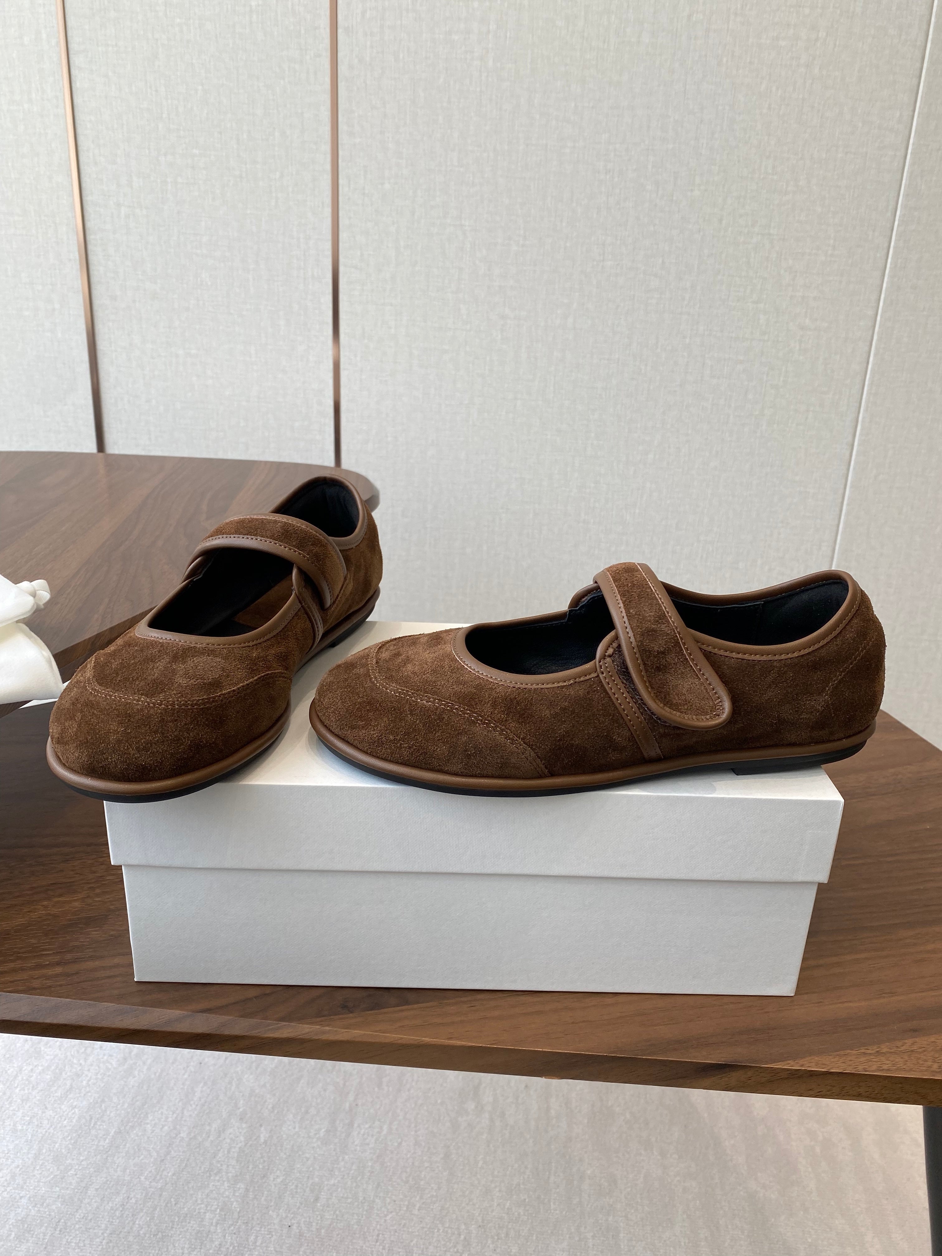 HM 25s Velcro Mary Jane Earthy Brown Suede