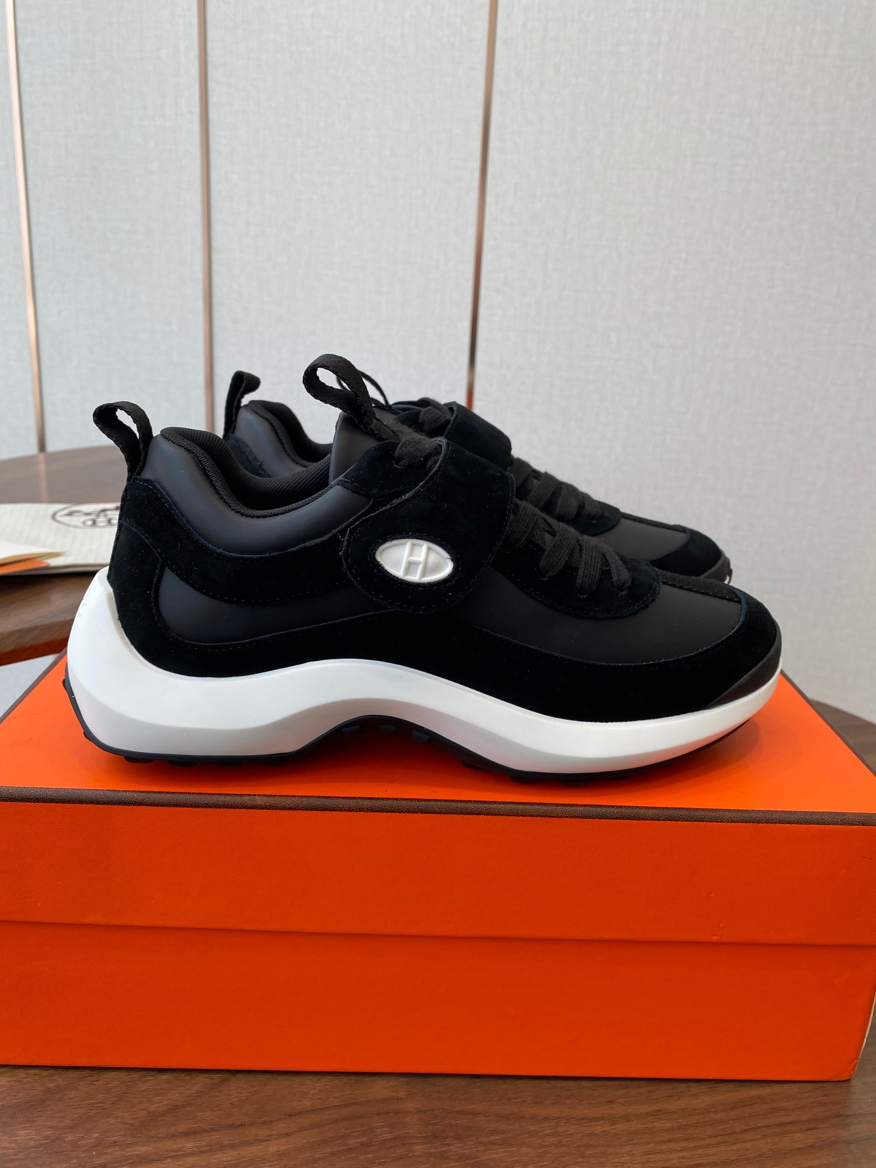 HM couple's sneakers black white beige suede