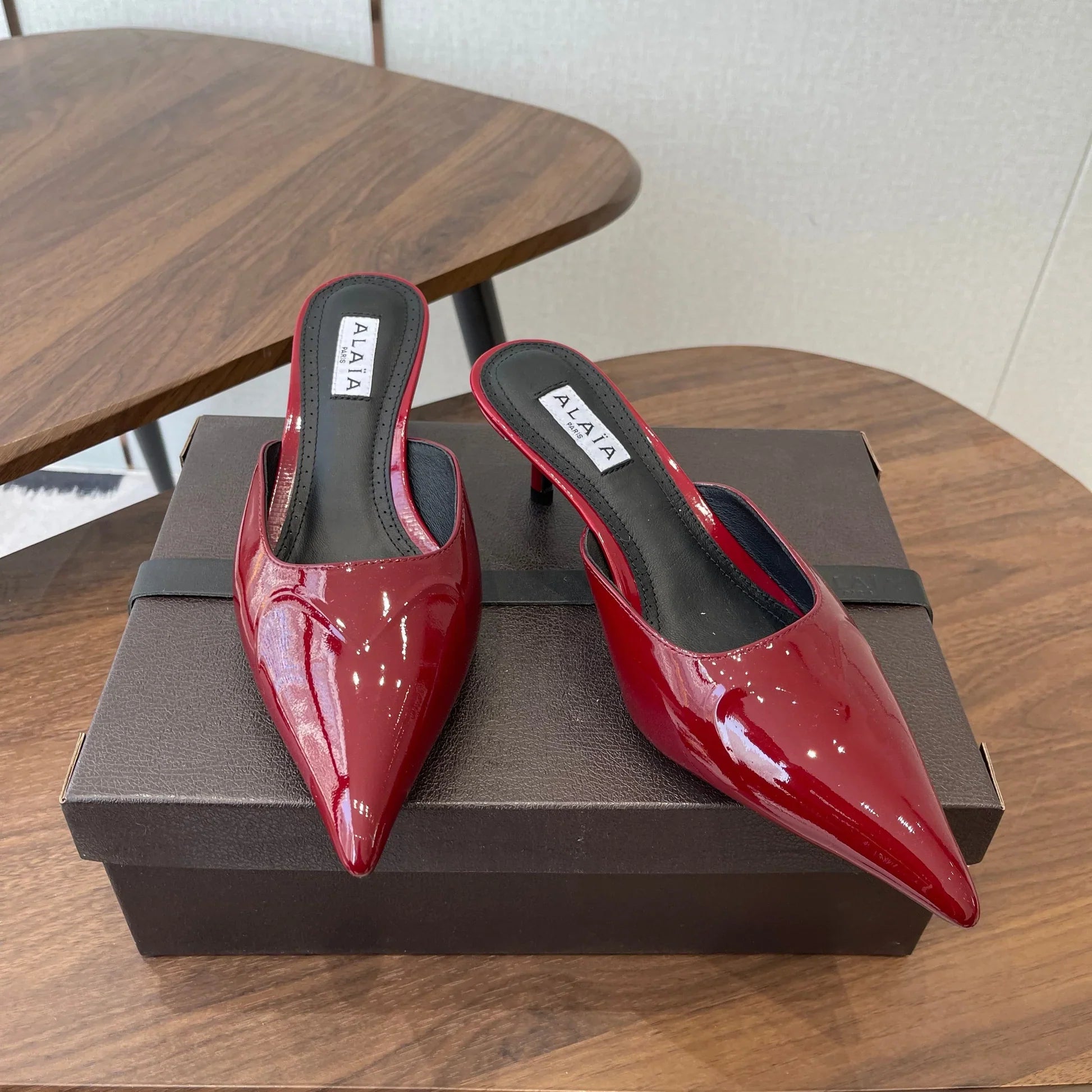 Alaia 26 Pointed-toe Mules 50 Dark Red Patent Leather